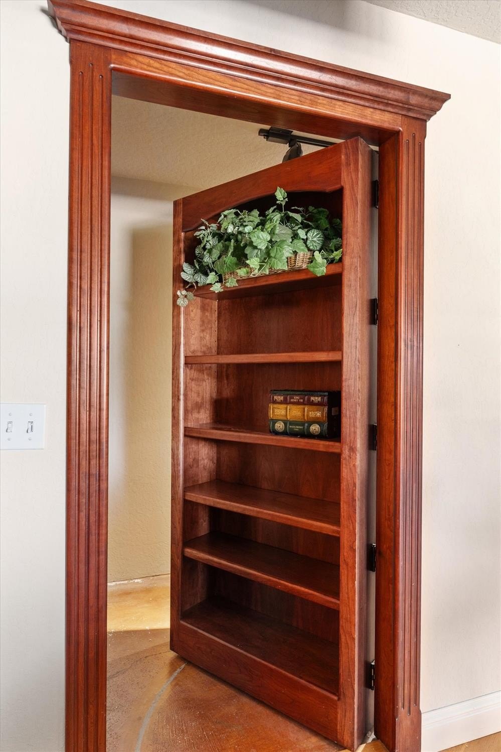 Angels Camp, California, 95222, United States, 5 Bedrooms Bedrooms, ,5 BathroomsBathrooms,Residential,For Sale,1979425