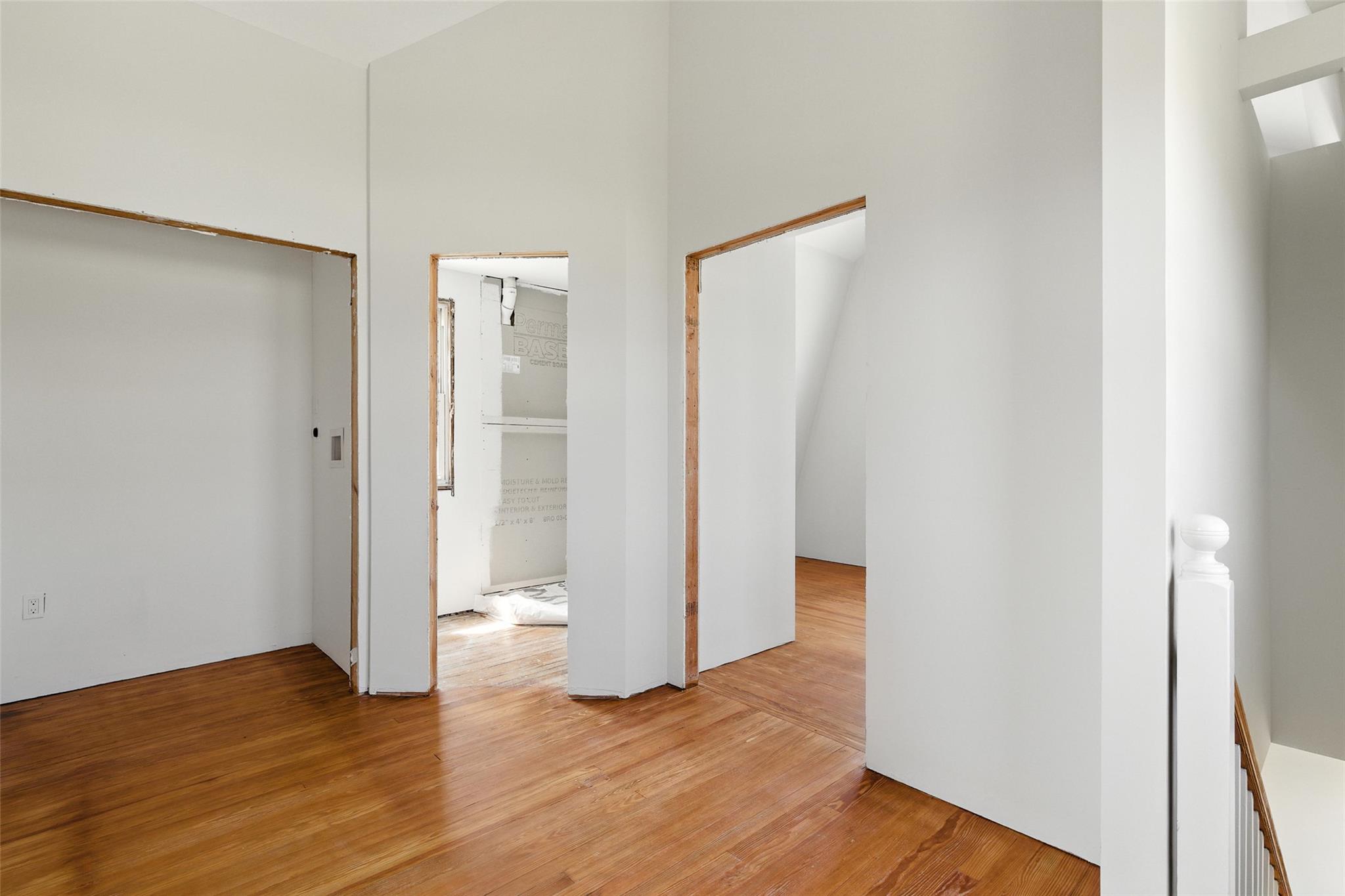 Seaford, New York, 11783, United States, 3 Bedrooms Bedrooms, ,2 BathroomsBathrooms,Residential,For Sale,1908312