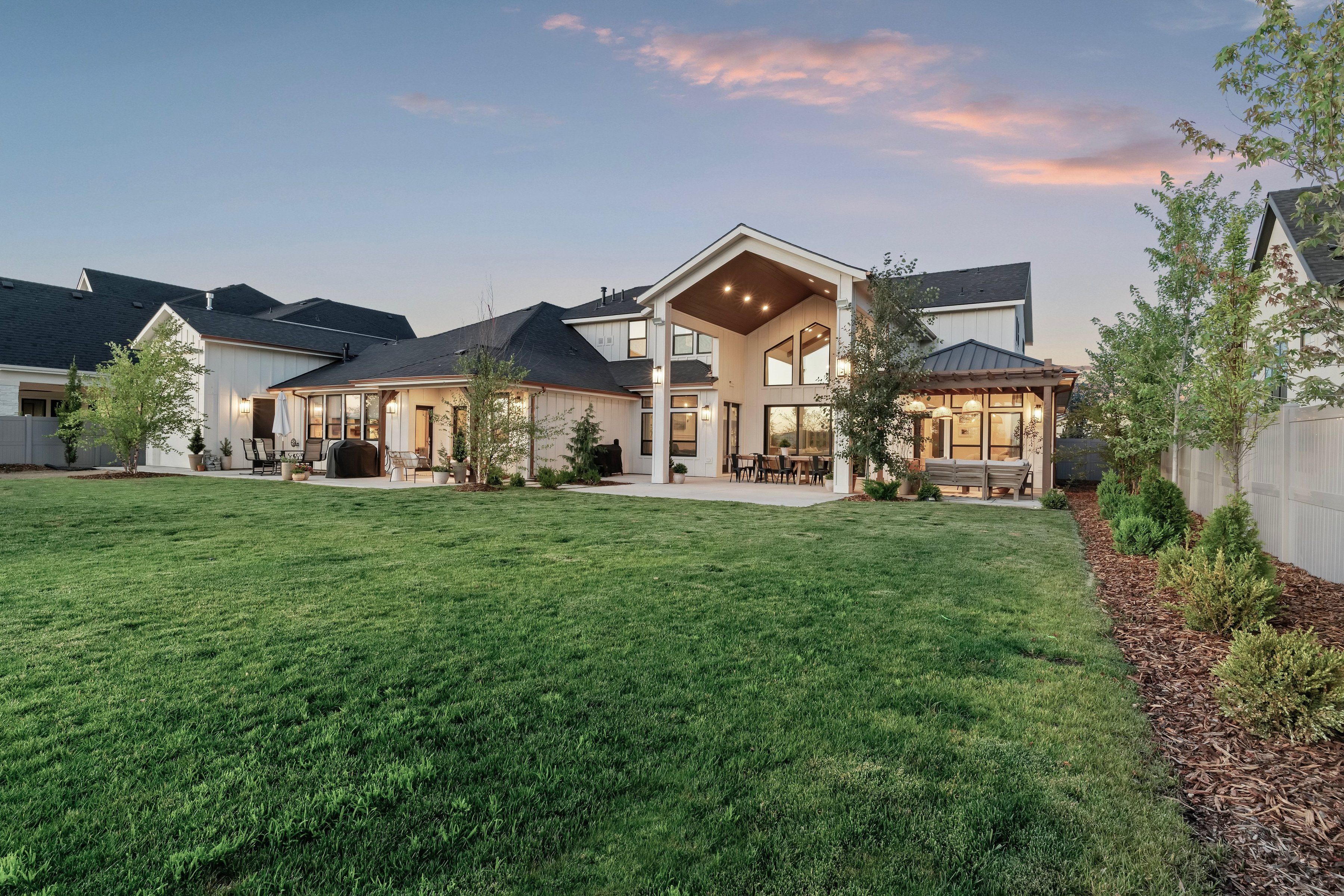  Multi-Generational Luxury with Mountain Views - 物件實景