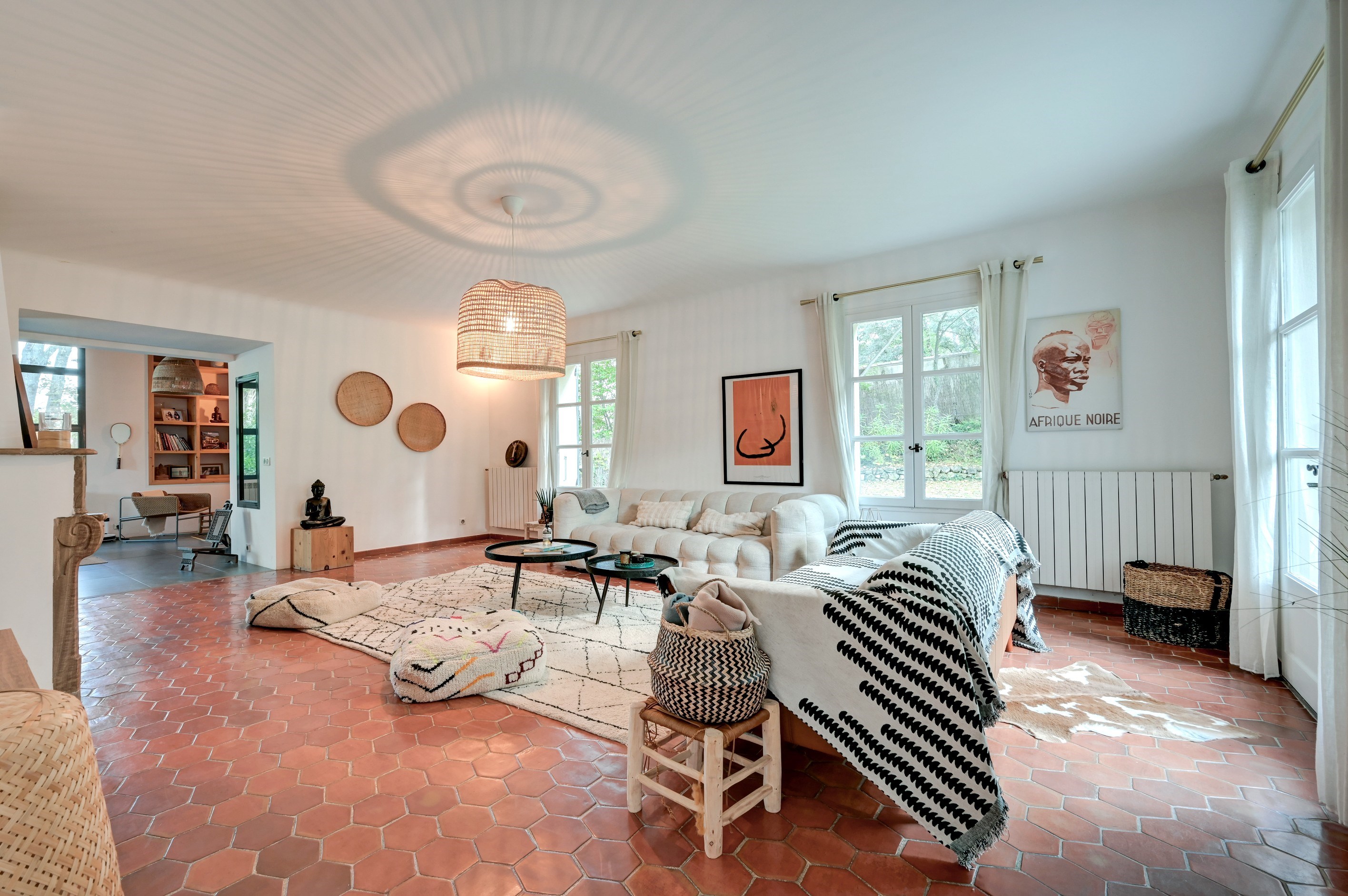  Elegant family estate with 6 suites, guest house, swimming pool, and outbuildin… - 物件實景