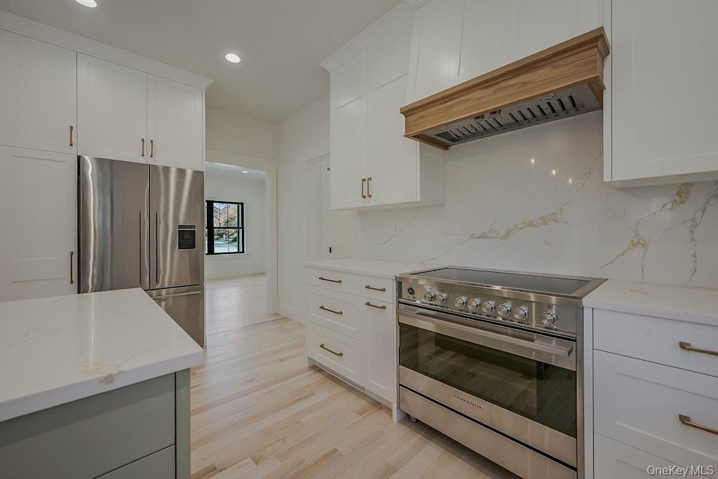 Middle Island, New York, 11953, United States, 4 Bedrooms Bedrooms, ,4 BathroomsBathrooms,Residential,For Sale,1988192