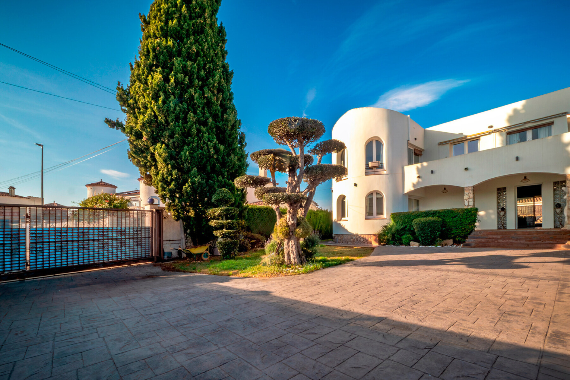  Exclusive Mediterranean Villa in Prime Empuriabrava Location - 物件實景