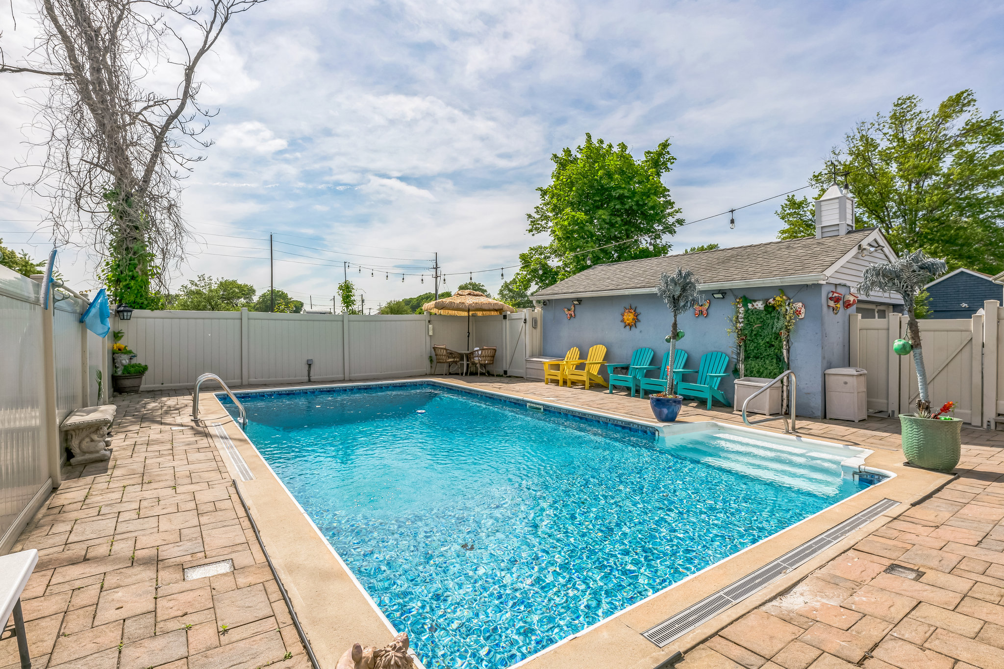 Elmwood Park, New Jersey, 07407, United States, 4 Bedrooms Bedrooms, ,3 BathroomsBathrooms,Residential,For Sale,1921760
