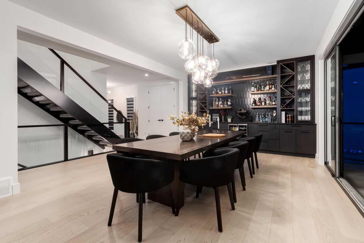 HERITAGE POINTE, Alberta, T1S 4K5, CA, 5 Bedrooms Bedrooms, ,5 BathroomsBathrooms,Residential,For Sale,1837461