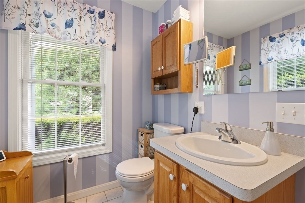Easton, Massachusetts, 02375, United States, 3 Bedrooms Bedrooms, ,2 BathroomsBathrooms,Residential,For Sale,1838862