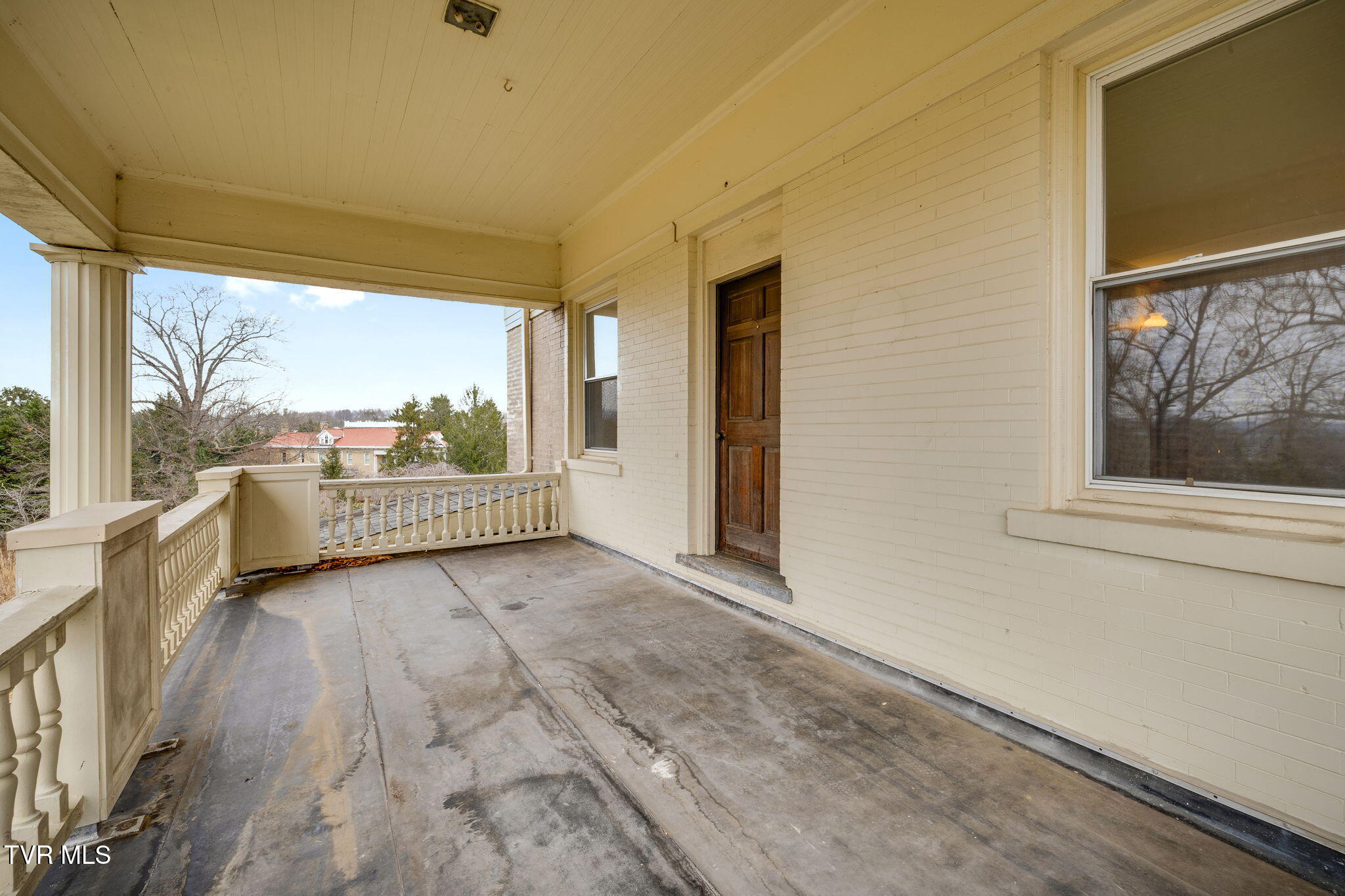 Bristol, Tennessee, 37620, United States, 4 Bedrooms Bedrooms, ,5 BathroomsBathrooms,Residential,For Sale,2005262