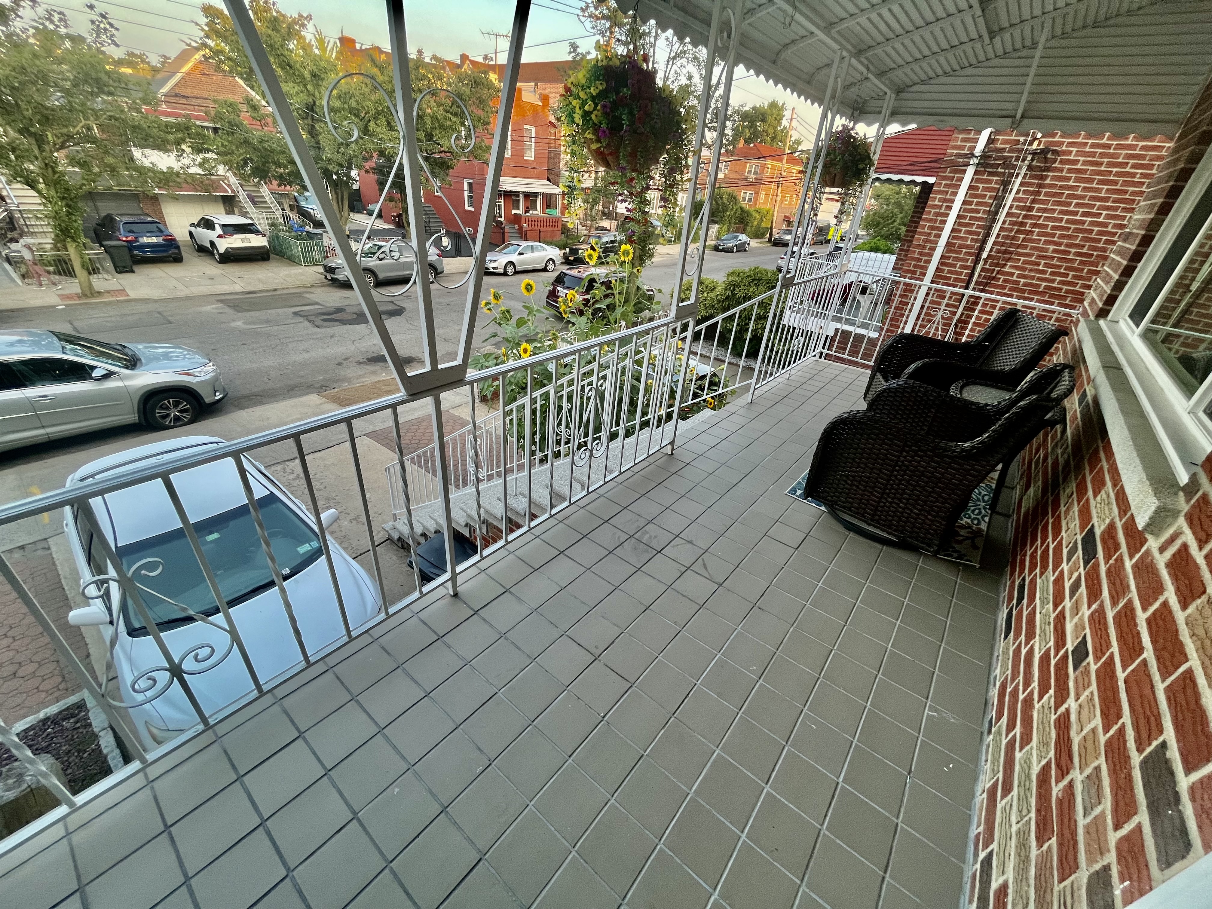 Bronx, New York, 10469, United States, 4 Bedrooms Bedrooms, ,2 BathroomsBathrooms,Residential,For Sale,1927871
