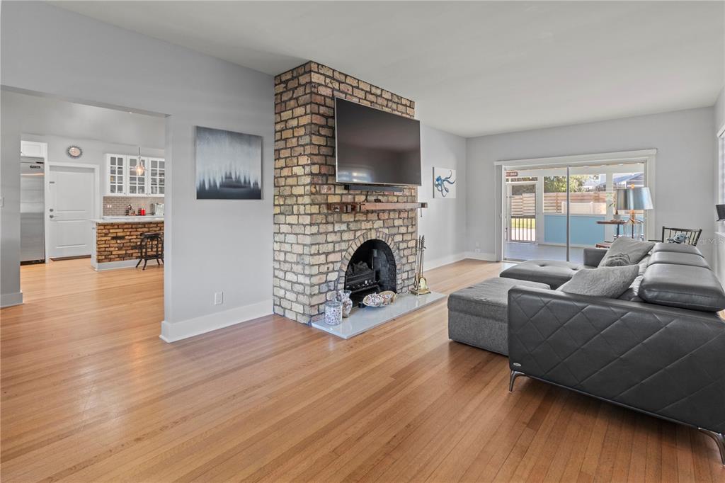 Sarasota, Florida, 34243, United States, 3 Bedrooms Bedrooms, ,3 BathroomsBathrooms,Residential,For Sale,1796778