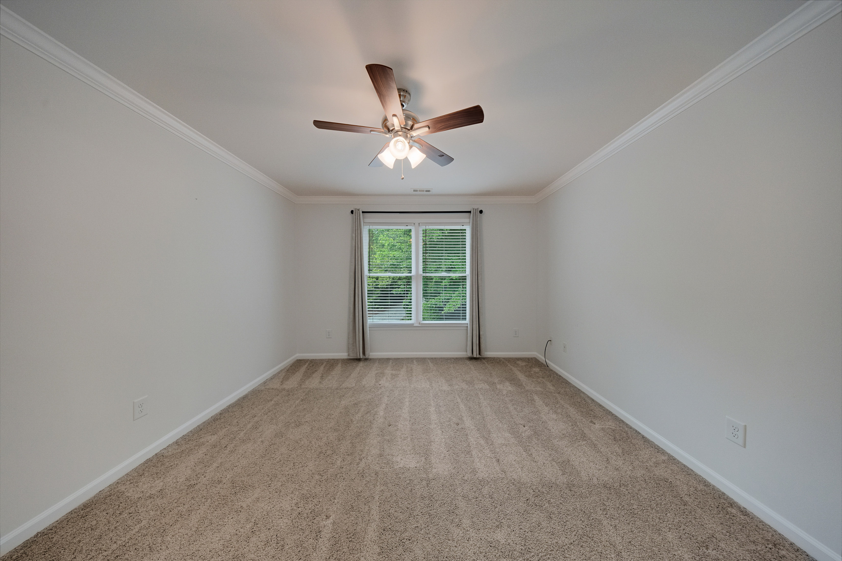  Stunning Craftsman-Style Home Featuring a Desirable Primary Suite on Main Level - 物件實景