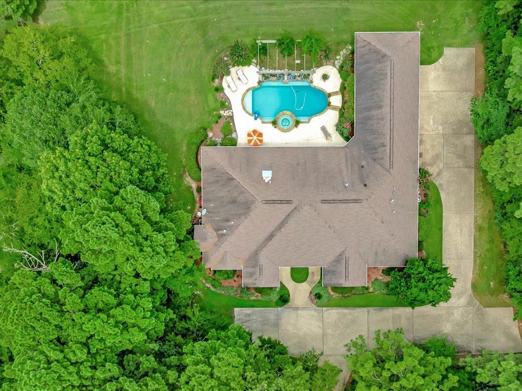 Lufkin, Texas, 75901, United States, 4 Bedrooms Bedrooms, ,5 BathroomsBathrooms,Residential,For Sale,1979665