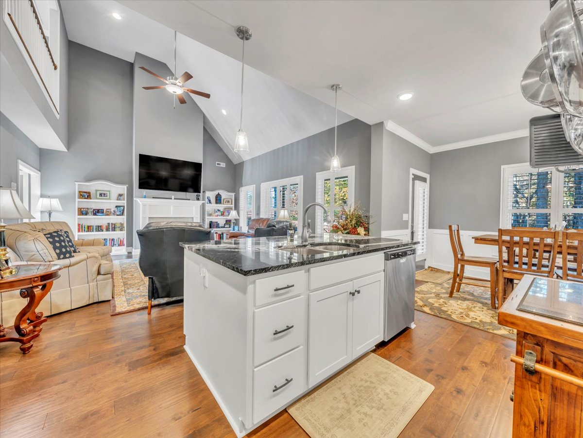 Athens, Alabama, 35613, United States, 3 Bedrooms Bedrooms, ,3 BathroomsBathrooms,Residential,For Sale,1995423