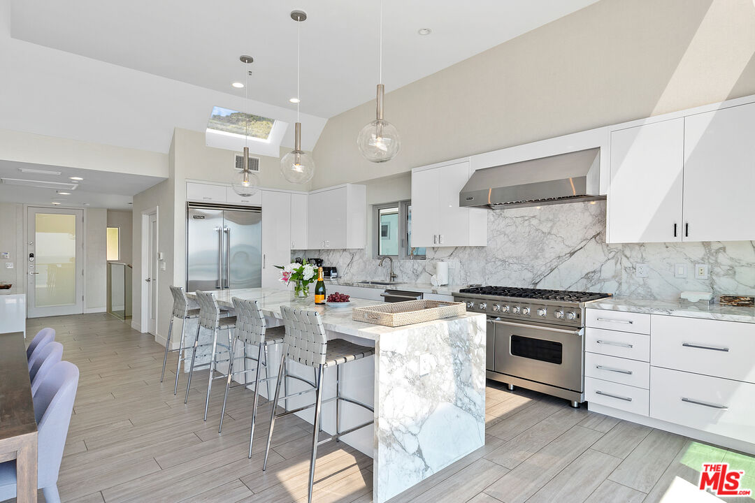 Malibu, California, 90265, United States, 3 Bedrooms Bedrooms, ,4 BathroomsBathrooms,Residential,For Sale,1722107