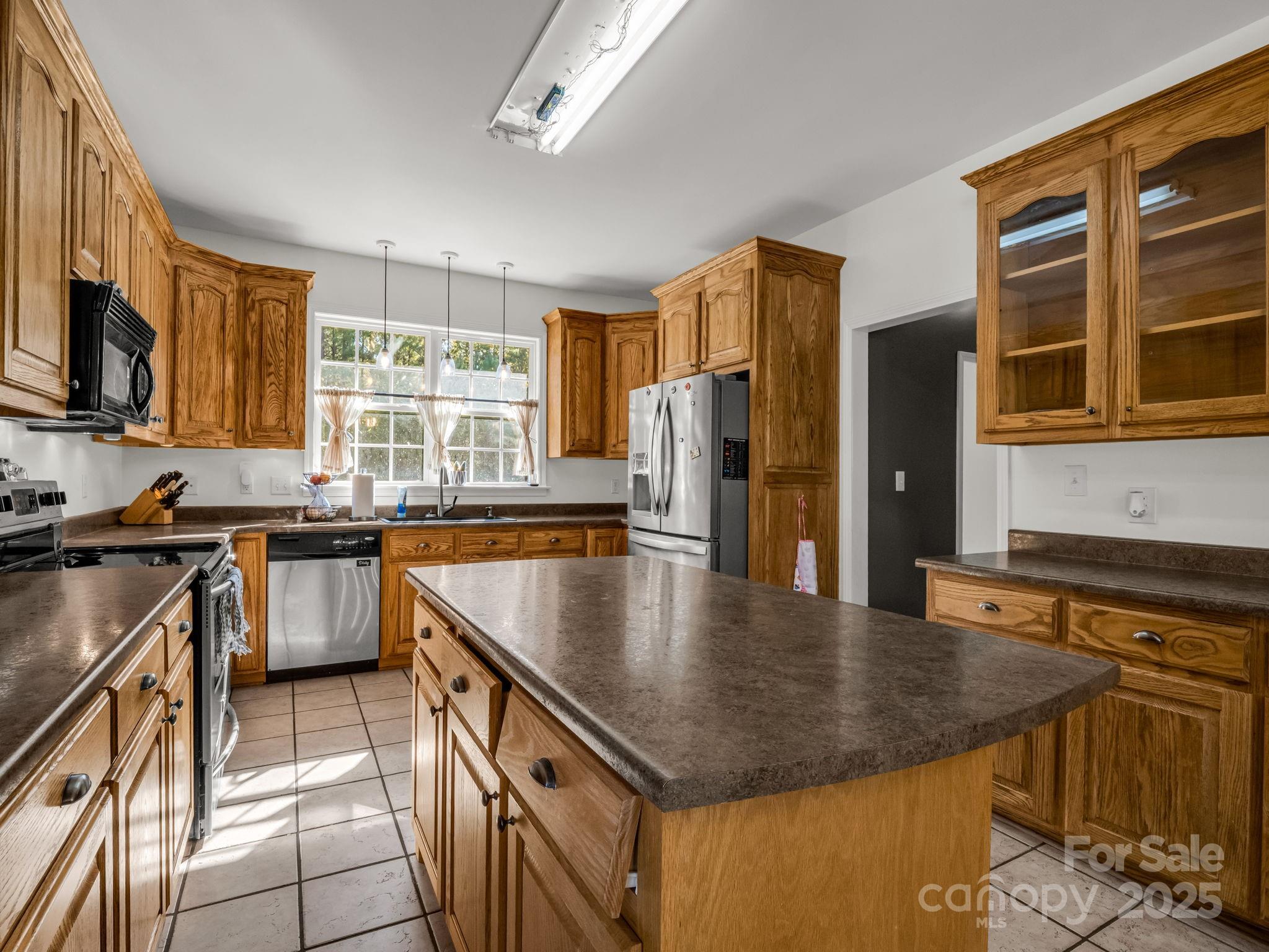 Shelby, North Carolina, 28152, United States, 3 Bedrooms Bedrooms, ,2 BathroomsBathrooms,Residential,For Sale,1969523