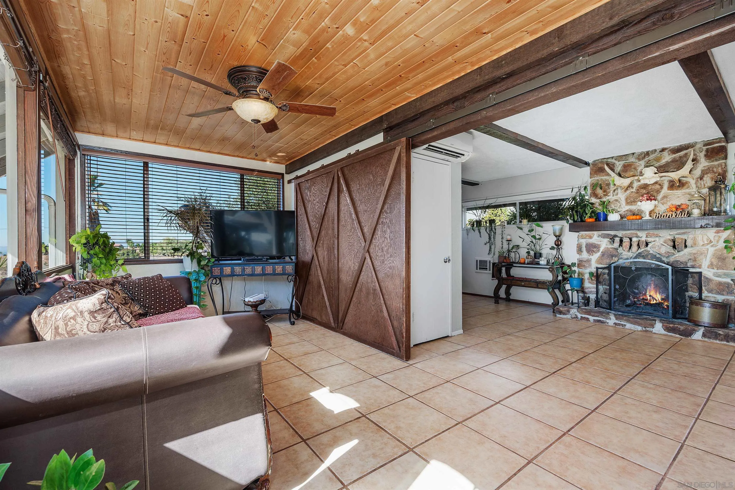 Valley Center, California, 92082, United States, 2 Bedrooms Bedrooms, ,3 BathroomsBathrooms,Residential,For Sale,1988929