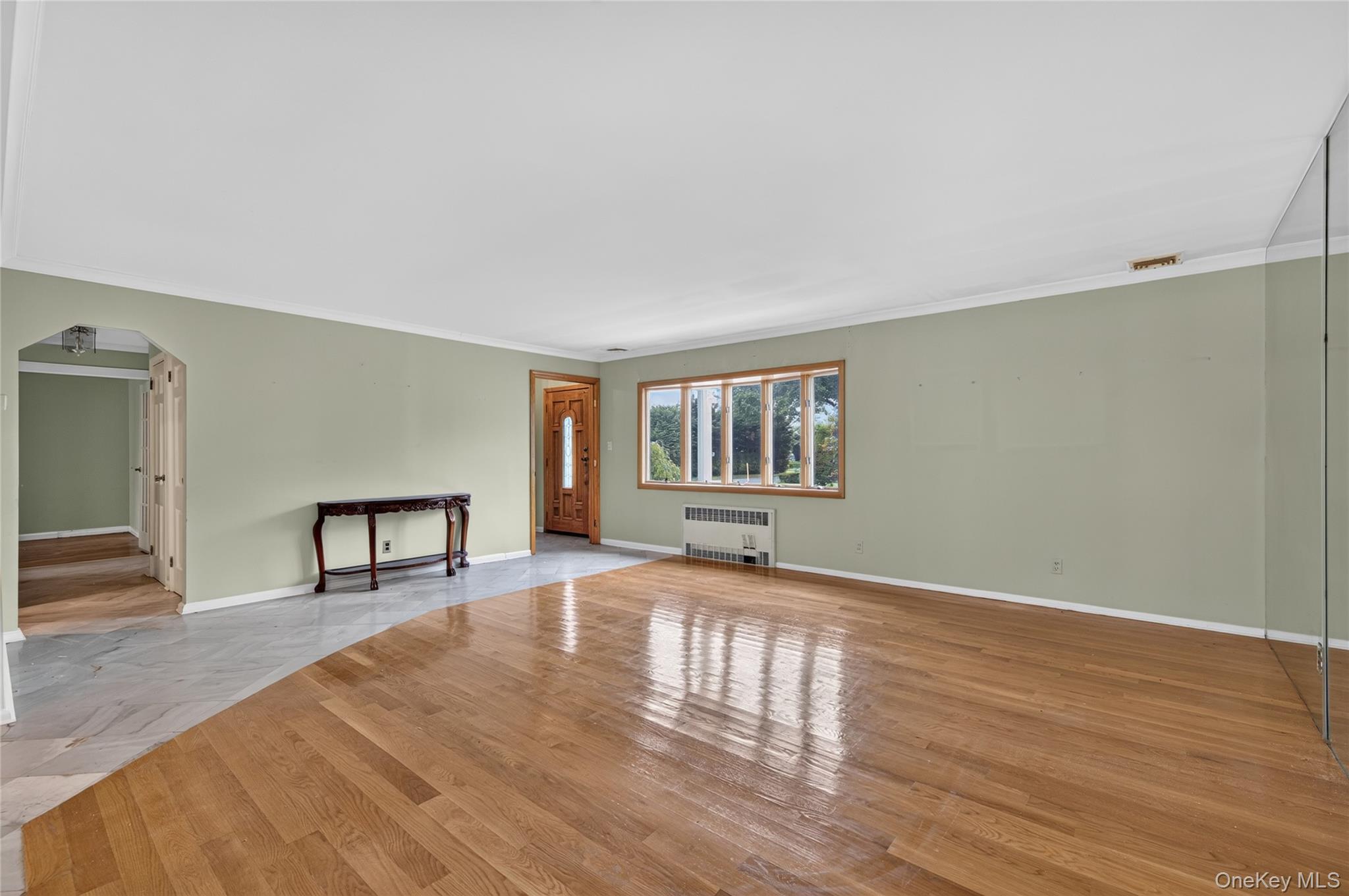  146 Longwood Avenue, Westbury, NY, 11590 - 物件實景