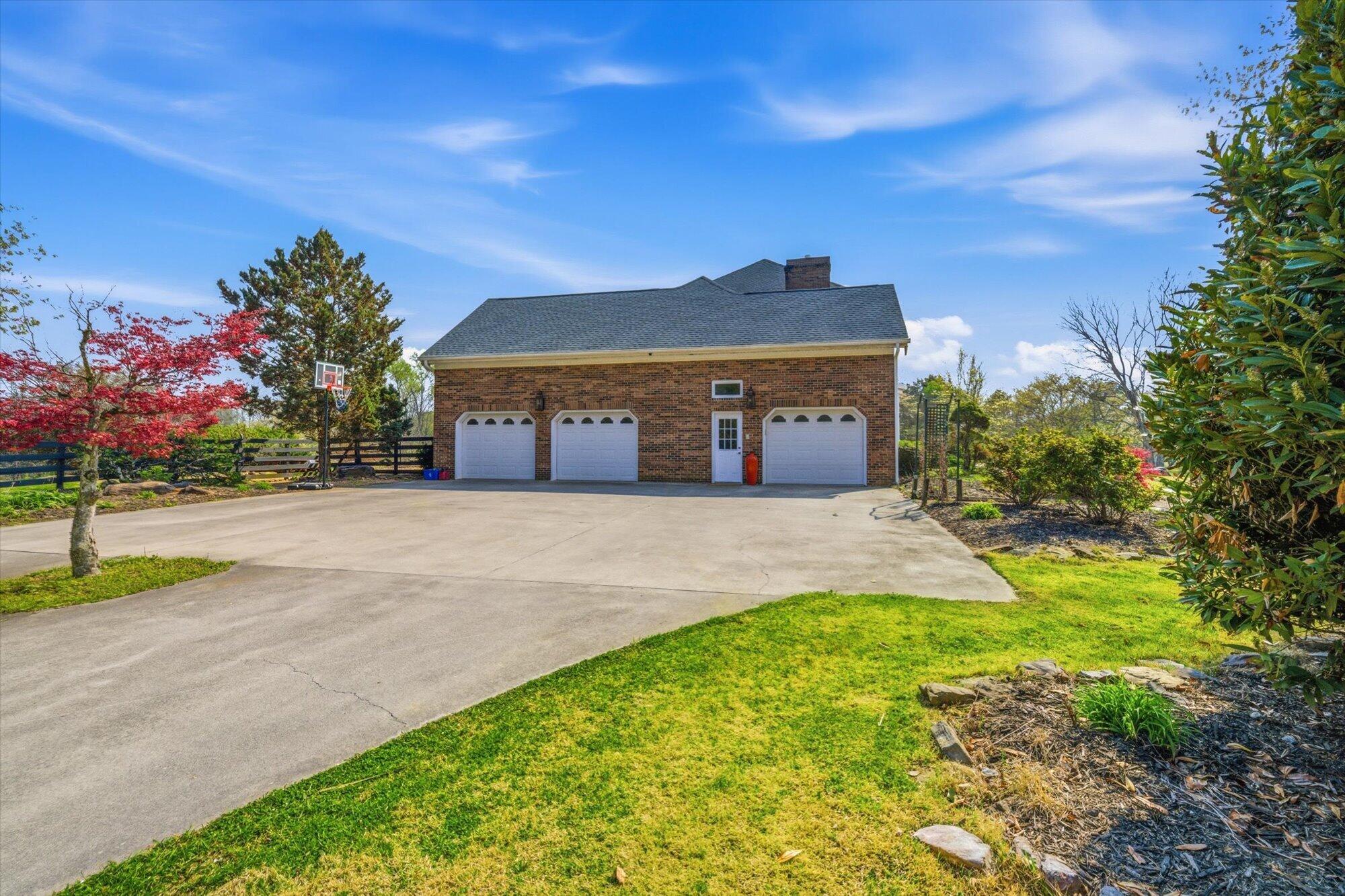 Athens, Tennessee, 37303, United States, 4 Bedrooms Bedrooms, ,4 BathroomsBathrooms,Residential,For Sale,2031458