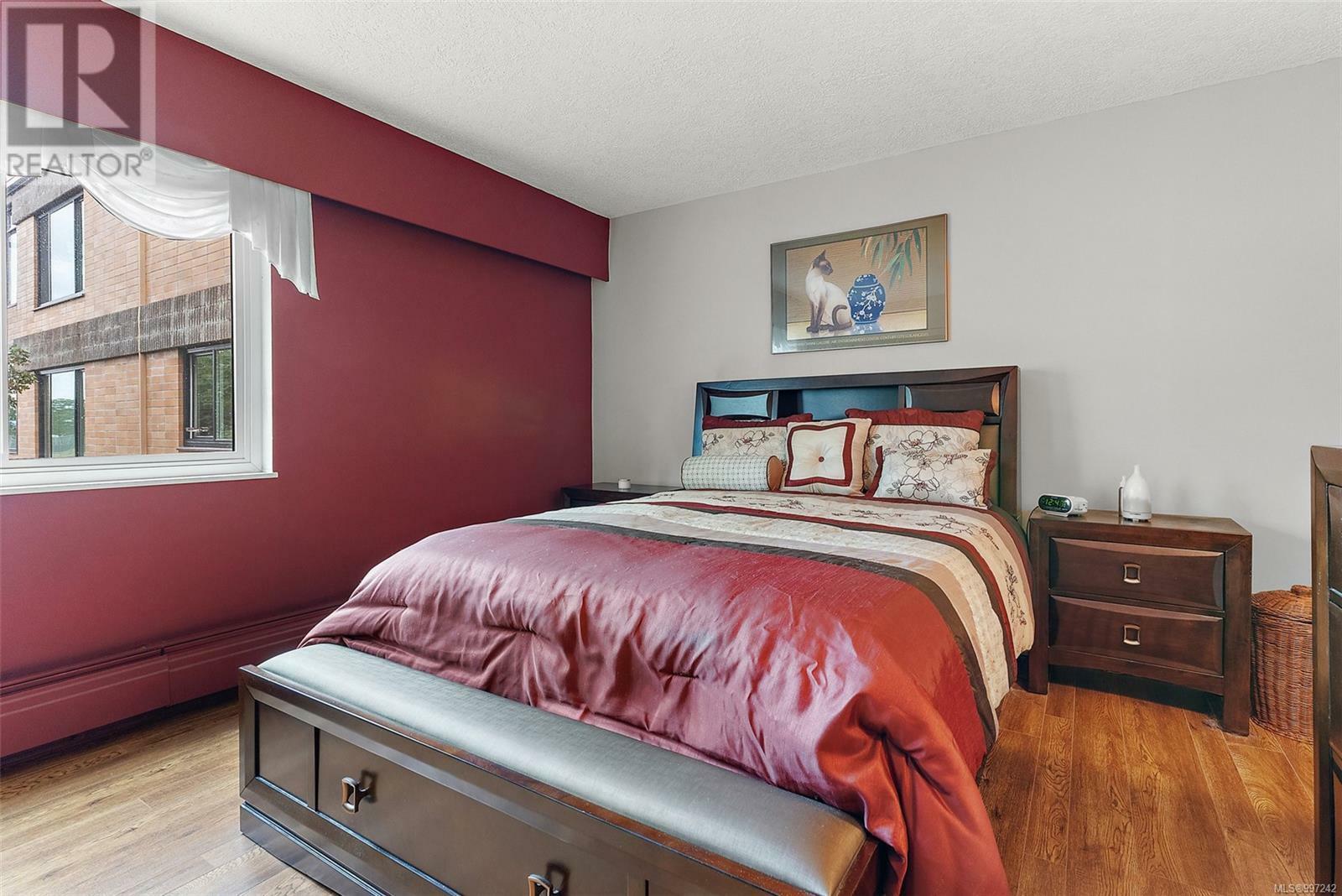 VICTORIA, British Columbia, V8T 3S7, CA, 2 Bedrooms Bedrooms, ,2 BathroomsBathrooms,Residential,For Sale,1875643