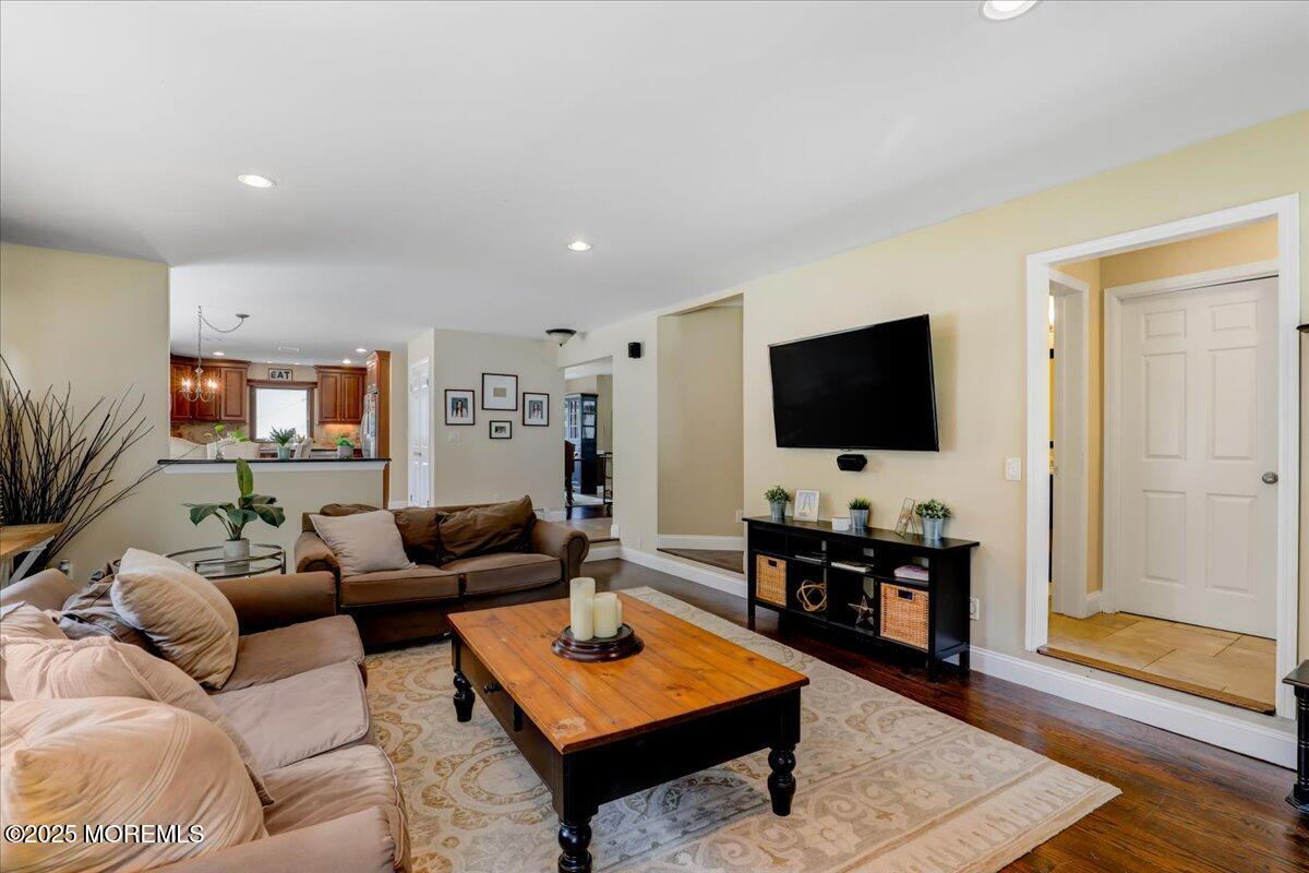 Freehold, New Jersey, 07728, United States, 5 Bedrooms Bedrooms, ,3 BathroomsBathrooms,Residential,For Sale,1914357