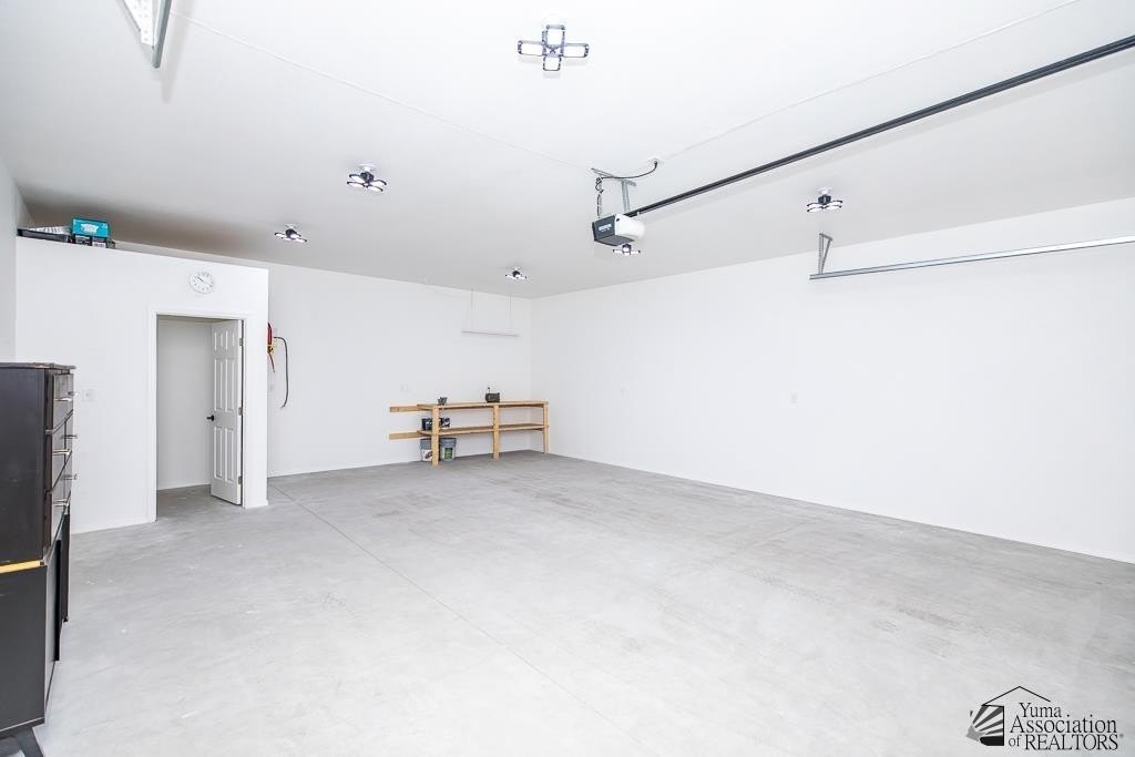 Yuma, Arizona, 85367, United States, 3 Bedrooms Bedrooms, ,2 BathroomsBathrooms,Residential,For Sale,1976192