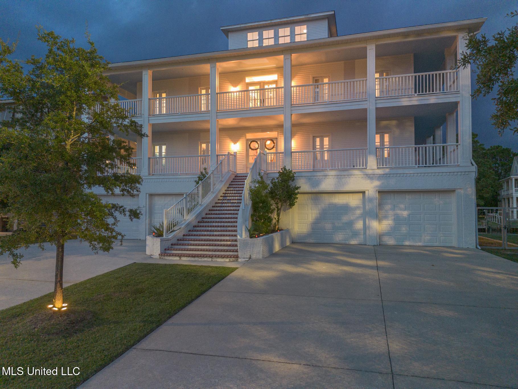 Pass Christian, Mississippi, 39571, United States, 5 Bedrooms Bedrooms, ,7 BathroomsBathrooms,Residential,For Sale,1989157