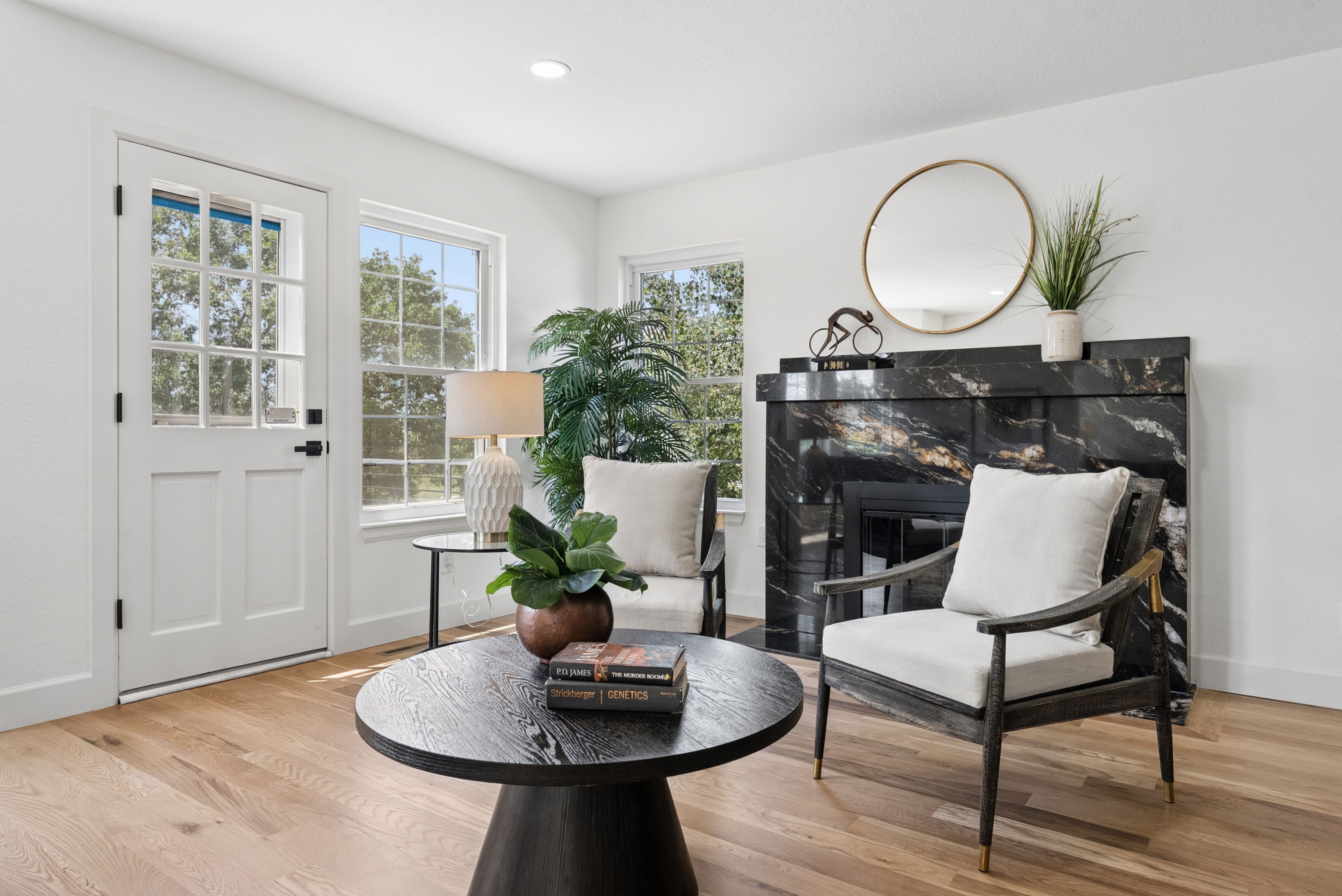  Nestled on a cul-de-sac in the sought-after Piney Creek neighborhood, - 物件實景