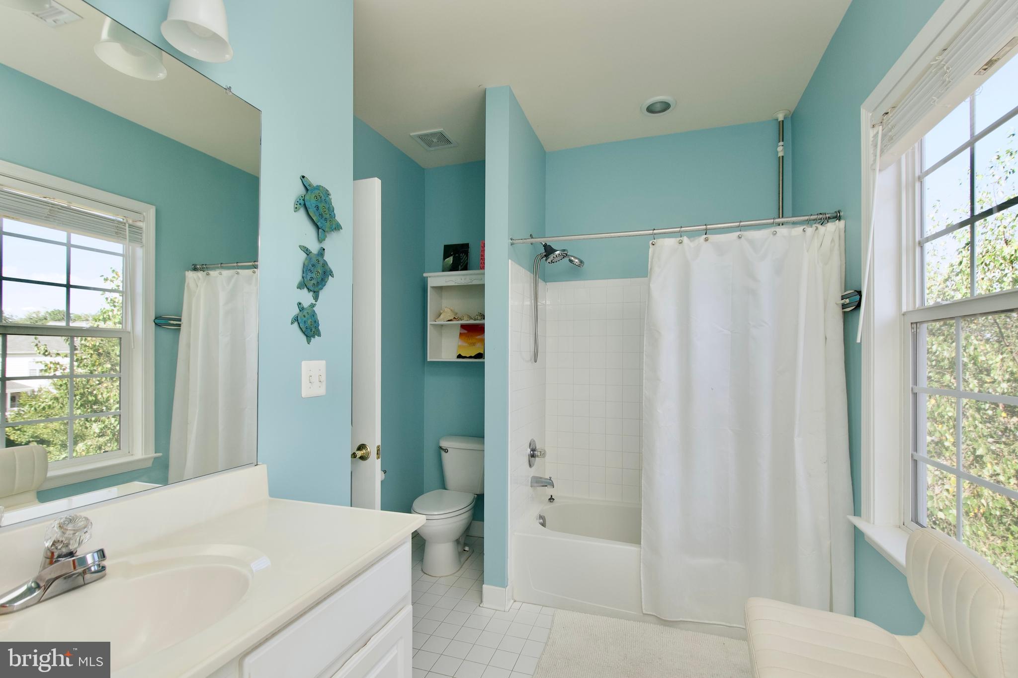 Aldie, Virginia, 20105, United States, 4 Bedrooms Bedrooms, ,5 BathroomsBathrooms,Residential,For Sale,1943897