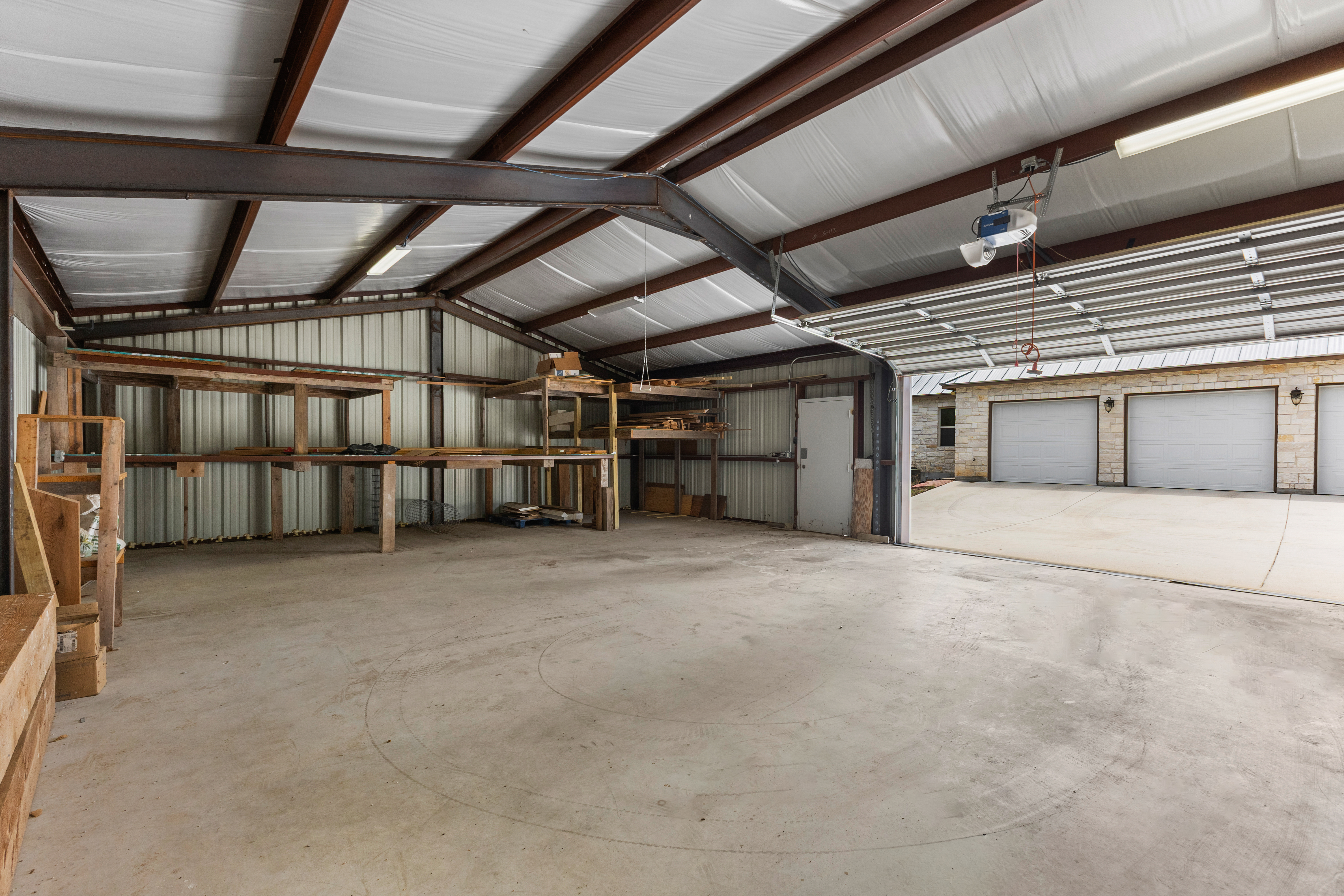  One Story Bulverde Home with Workshop on 6.5 Acres - 物件實景