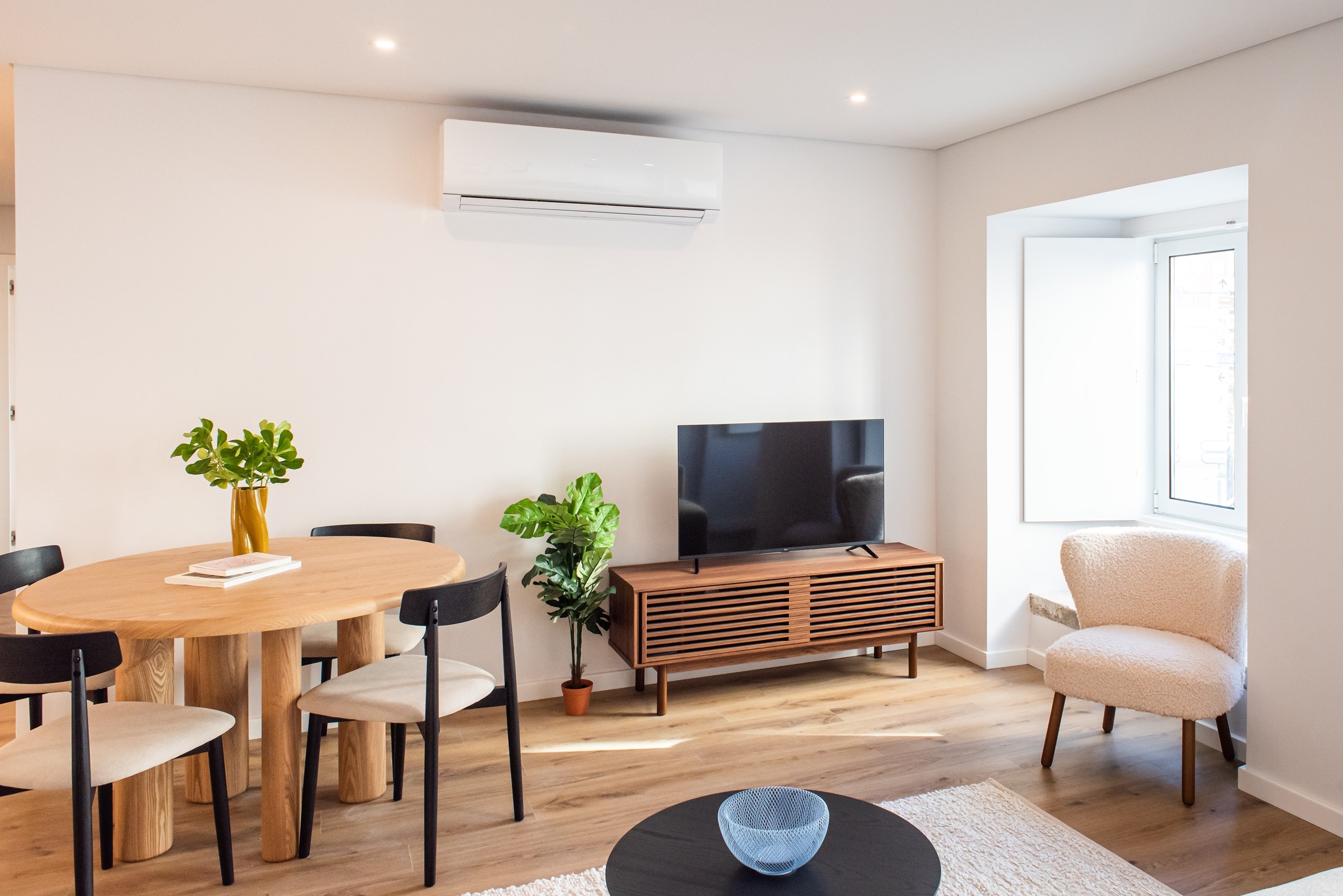 Lisboa, Lisbon, 1150-287, PT, 2 Bedrooms Bedrooms, ,2 BathroomsBathrooms,Residential,For Sale,1793938
