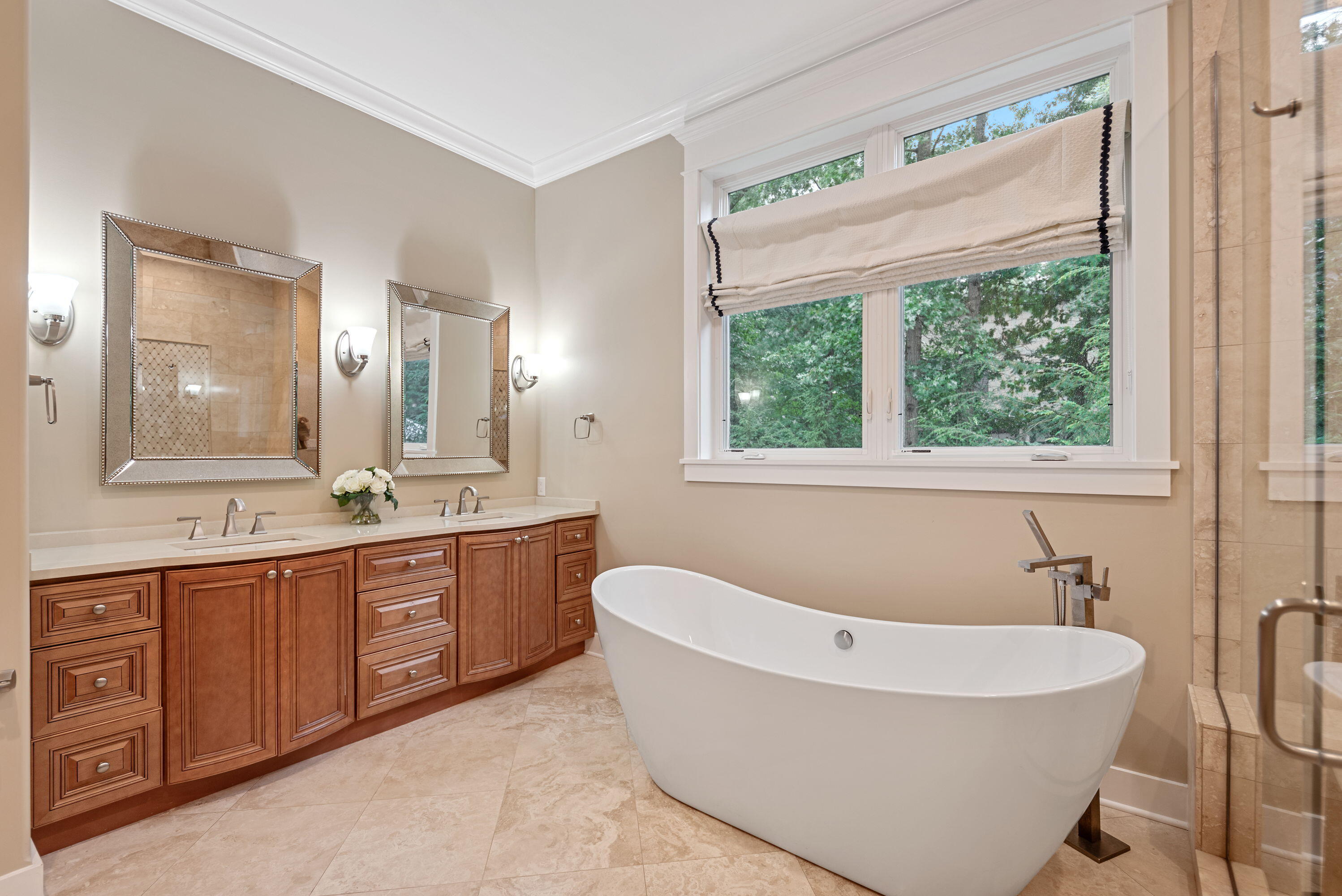 New Buffalo, Michigan, 49117, United States, 5 Bedrooms Bedrooms, ,4 BathroomsBathrooms,Residential,For Sale,1940411