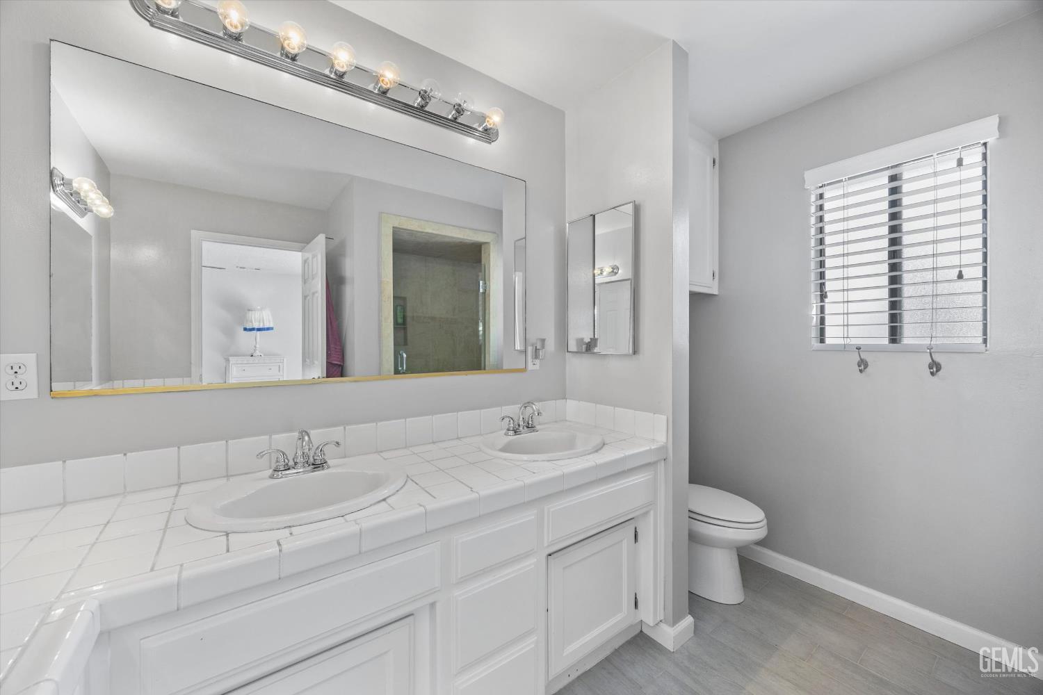 Bakersfield, California, 93308, United States, 4 Bedrooms Bedrooms, ,3 BathroomsBathrooms,Residential,For Sale,1963692