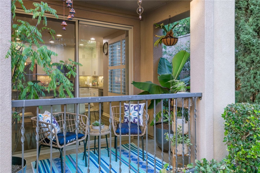 Irvine, California, 92618, United States, 2 Bedrooms Bedrooms, ,2 BathroomsBathrooms,Residential,For Sale,1987826