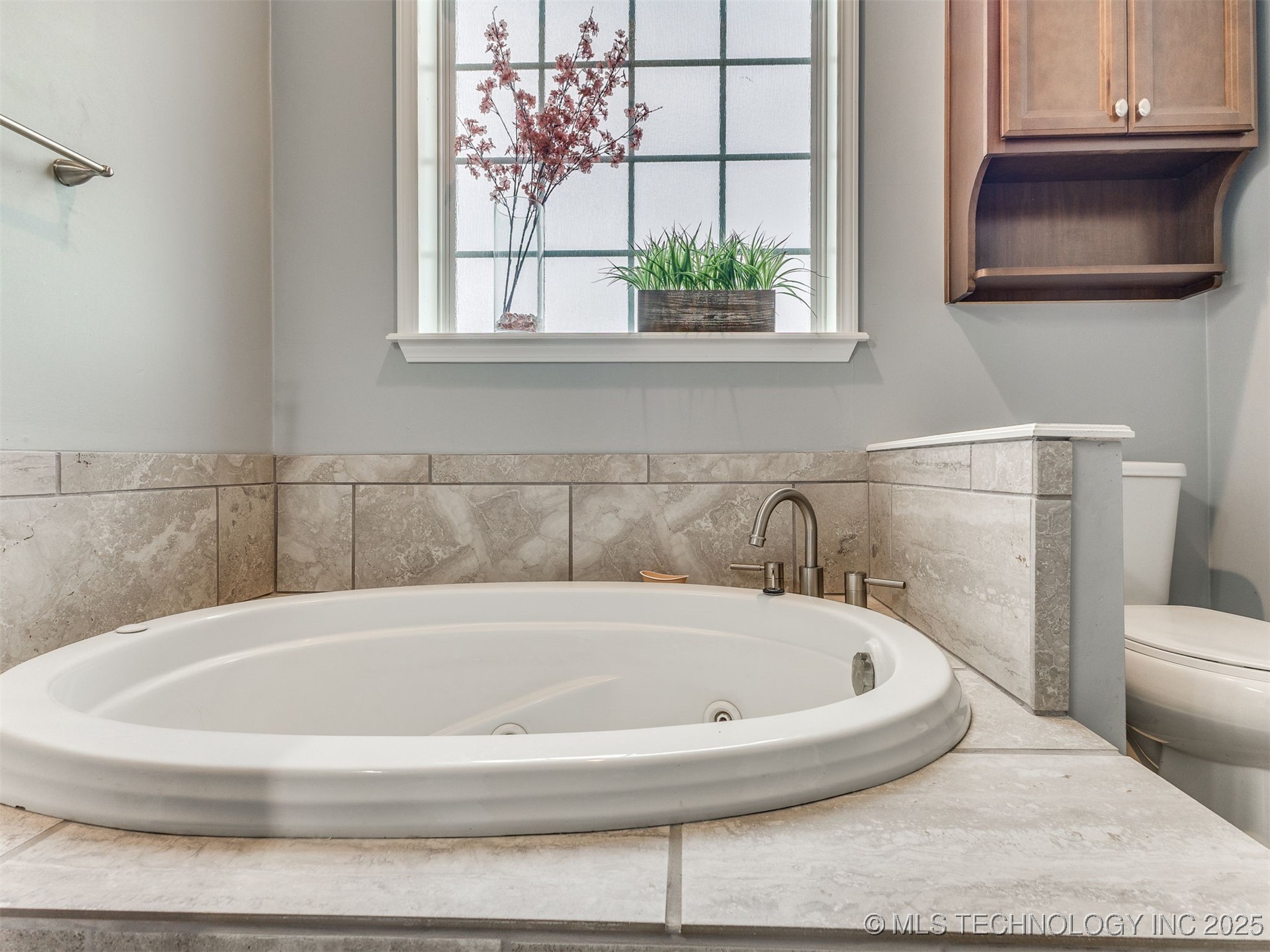 Mounds, Oklahoma, 74047, United States, 4 Bedrooms Bedrooms, ,4 BathroomsBathrooms,Residential,For Sale,1985246