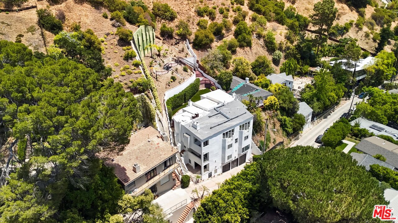 Beverly Hills, California, 90210, United States, 8 Bedrooms Bedrooms, ,3 BathroomsBathrooms,Residential,For Sale,1916732