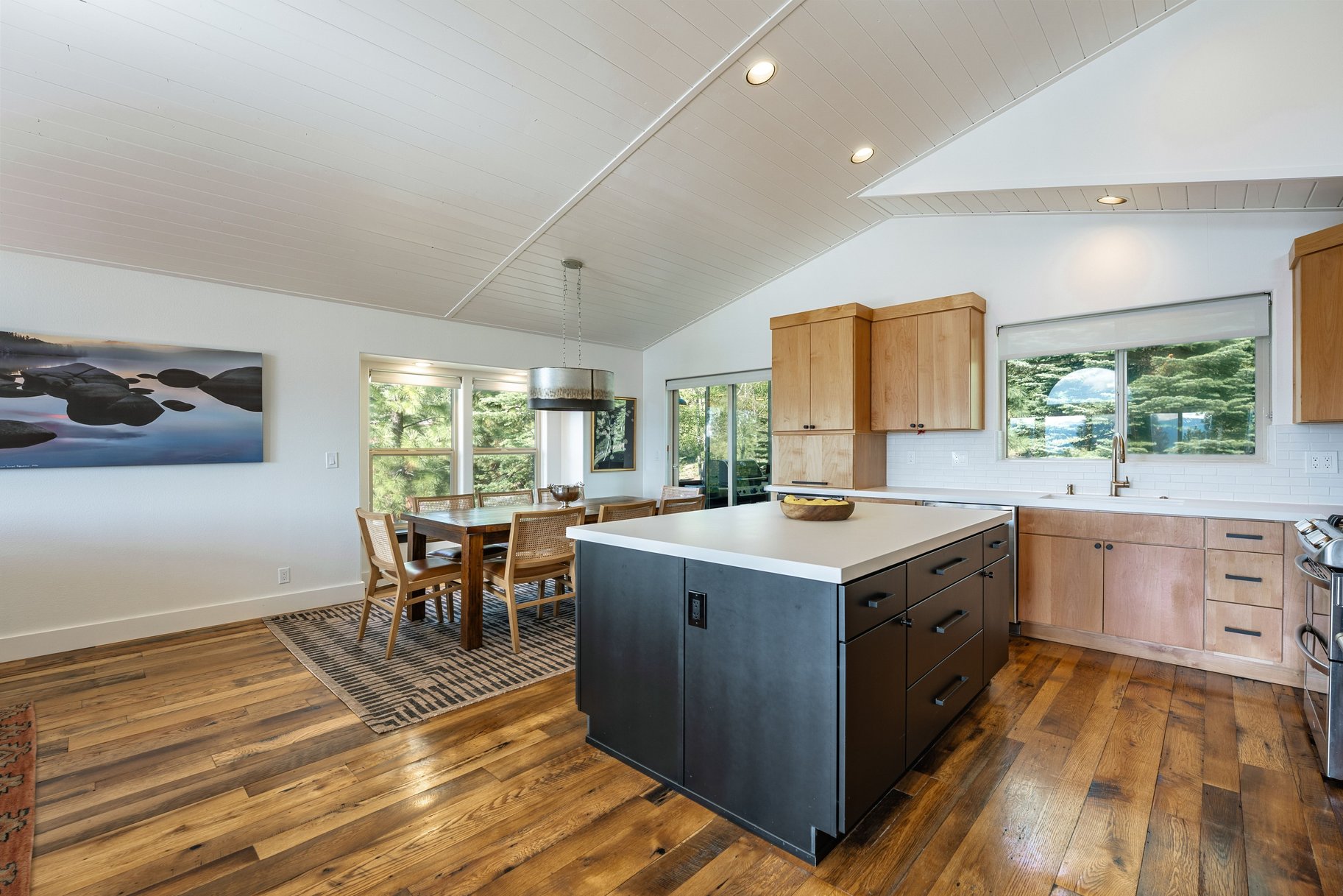  Modern Tahoe Donner Retreat with Panoramic Mountain Views & Elevated Living - 物件實景