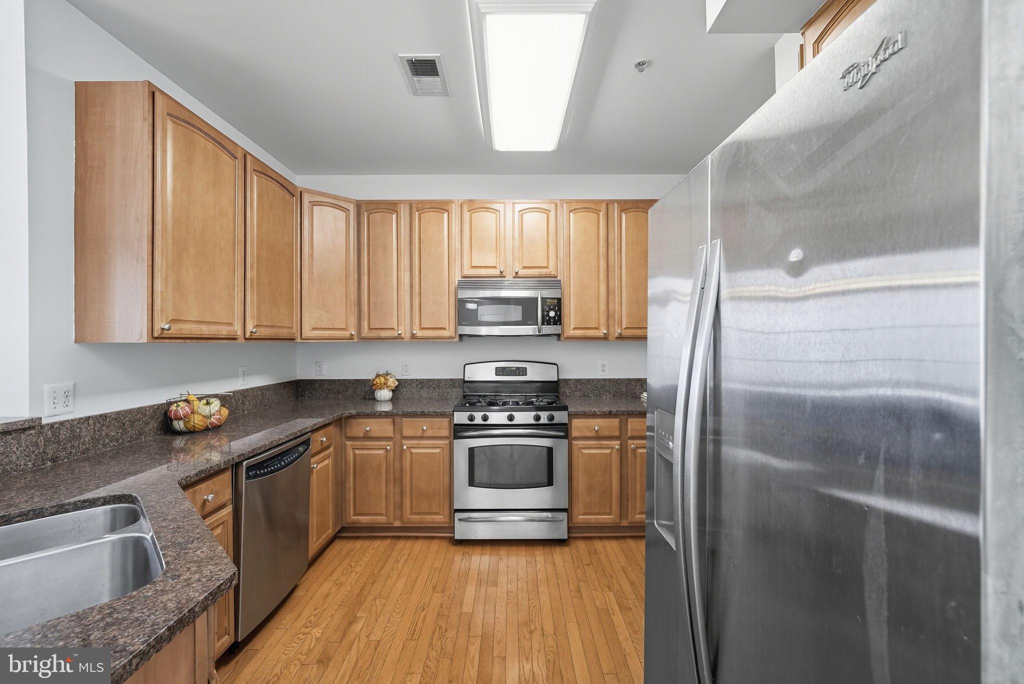 Fairfax, Virginia, 22033, United States, 3 Bedrooms Bedrooms, ,4 BathroomsBathrooms,Residential,For Sale,1975238