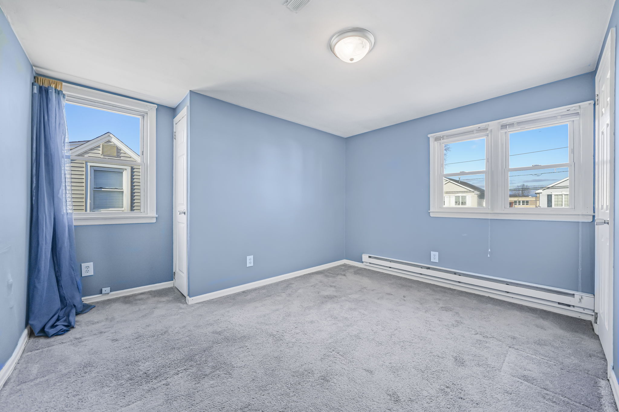 Elmwood Park, New Jersey, 07407, United States, 4 Bedrooms Bedrooms, ,2 BathroomsBathrooms,Residential,For Sale,2009645