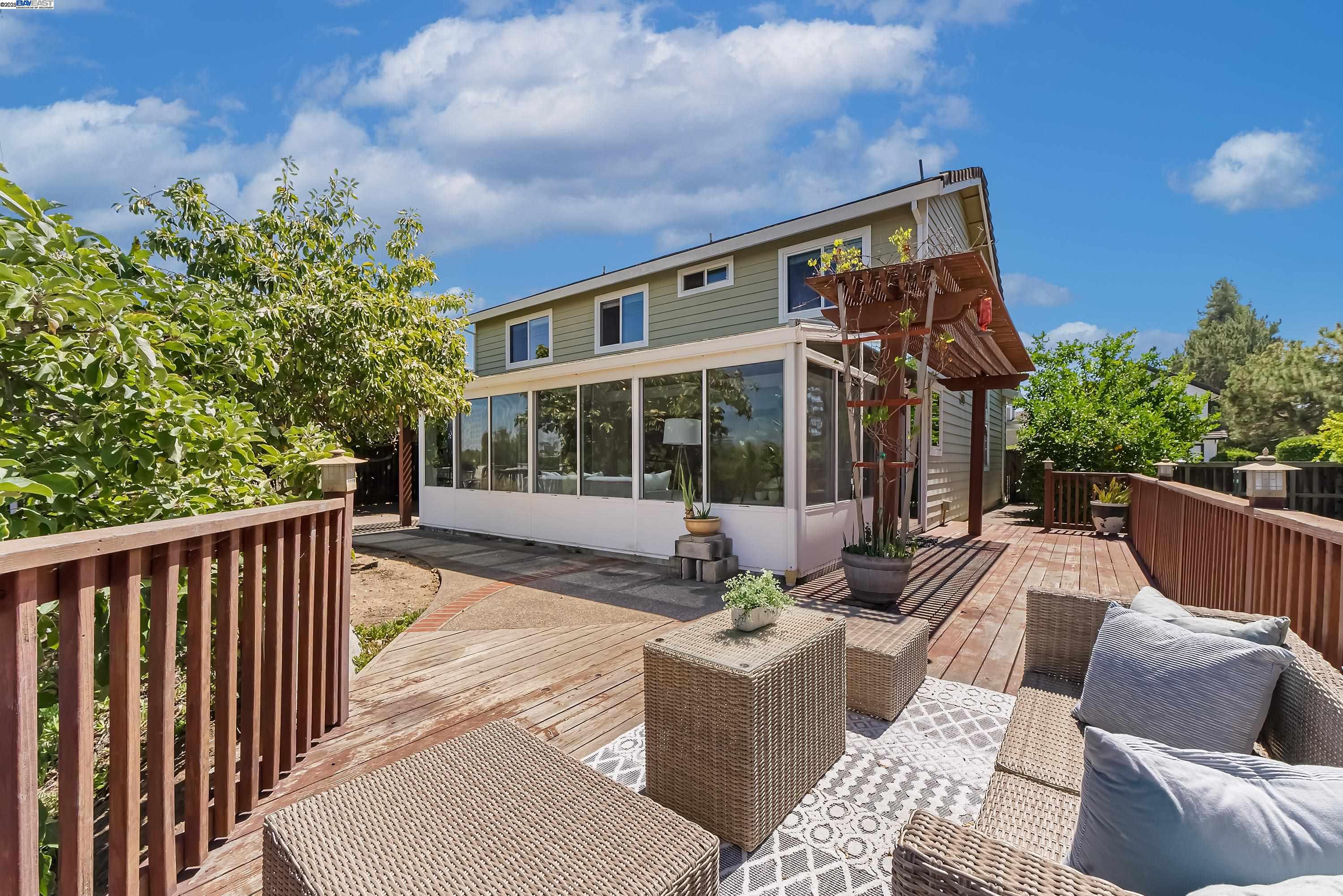 Pleasanton, California, 94566, United States, 4 Bedrooms Bedrooms, ,3 BathroomsBathrooms,Residential,For Sale,1940349