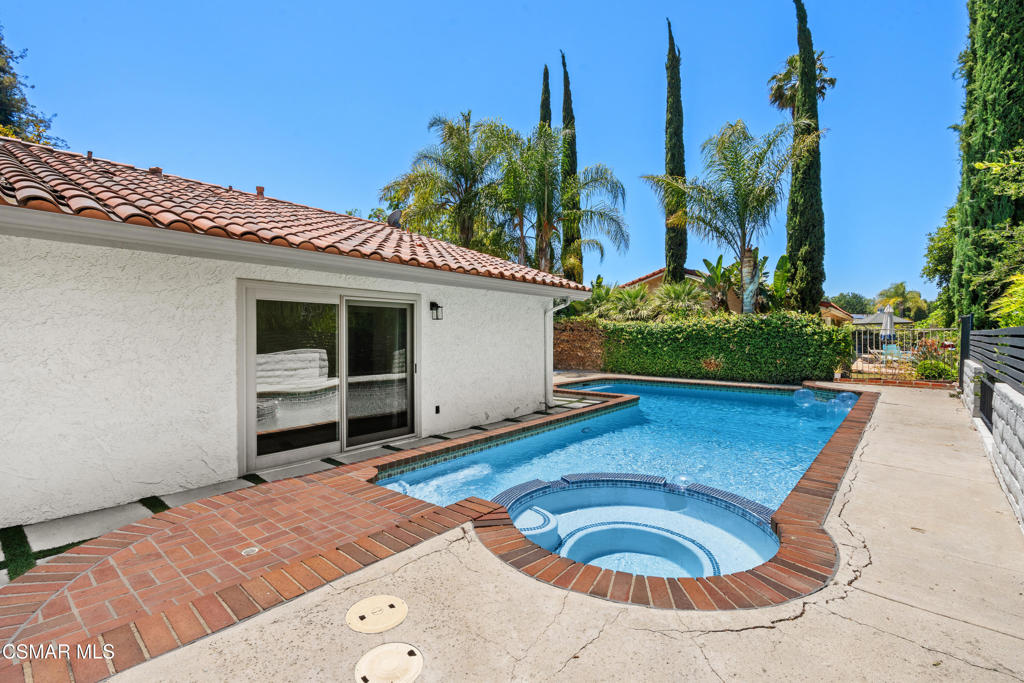 Westlake Village, California, 91361, United States, 4 Bedrooms Bedrooms, ,2 BathroomsBathrooms,Residential,For Sale,1847527
