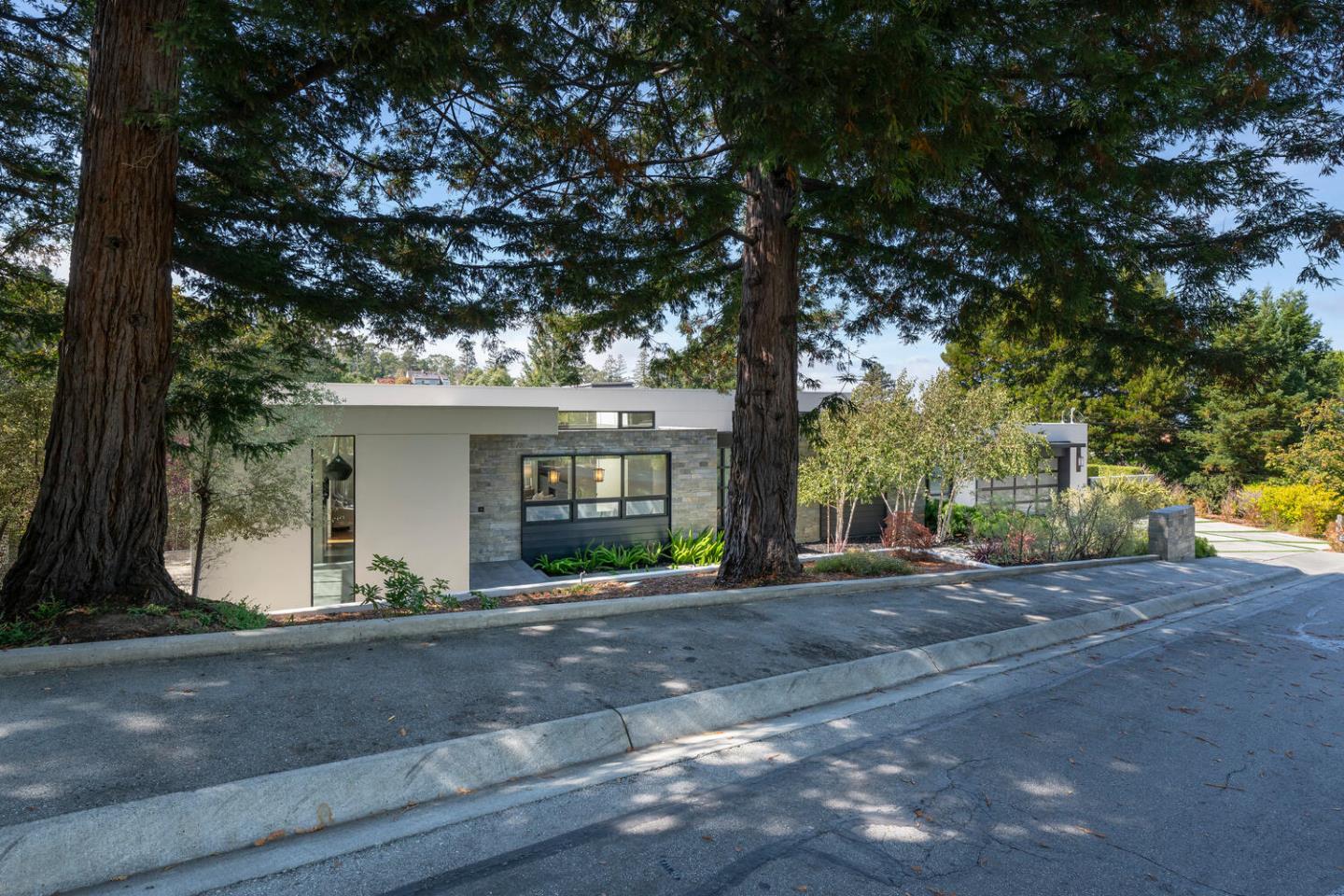 Hillsborough, California, 94010, United States, 4 Bedrooms Bedrooms, ,4 BathroomsBathrooms,Residential,For Sale,1940543