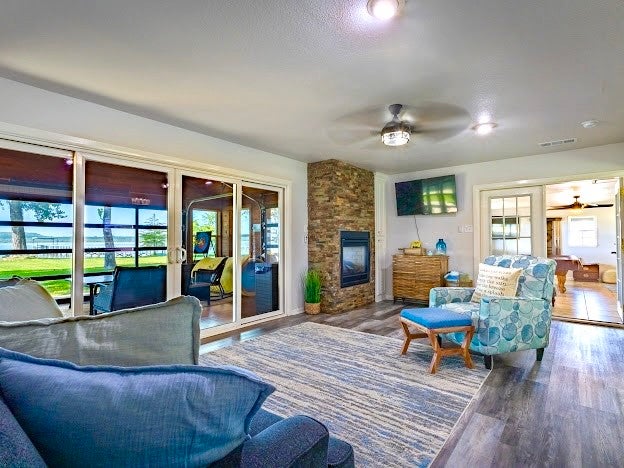 Possum Kingdom Lake, Texas, 76449, United States, 3 Bedrooms Bedrooms, ,2 BathroomsBathrooms,Residential,For Sale,1976028