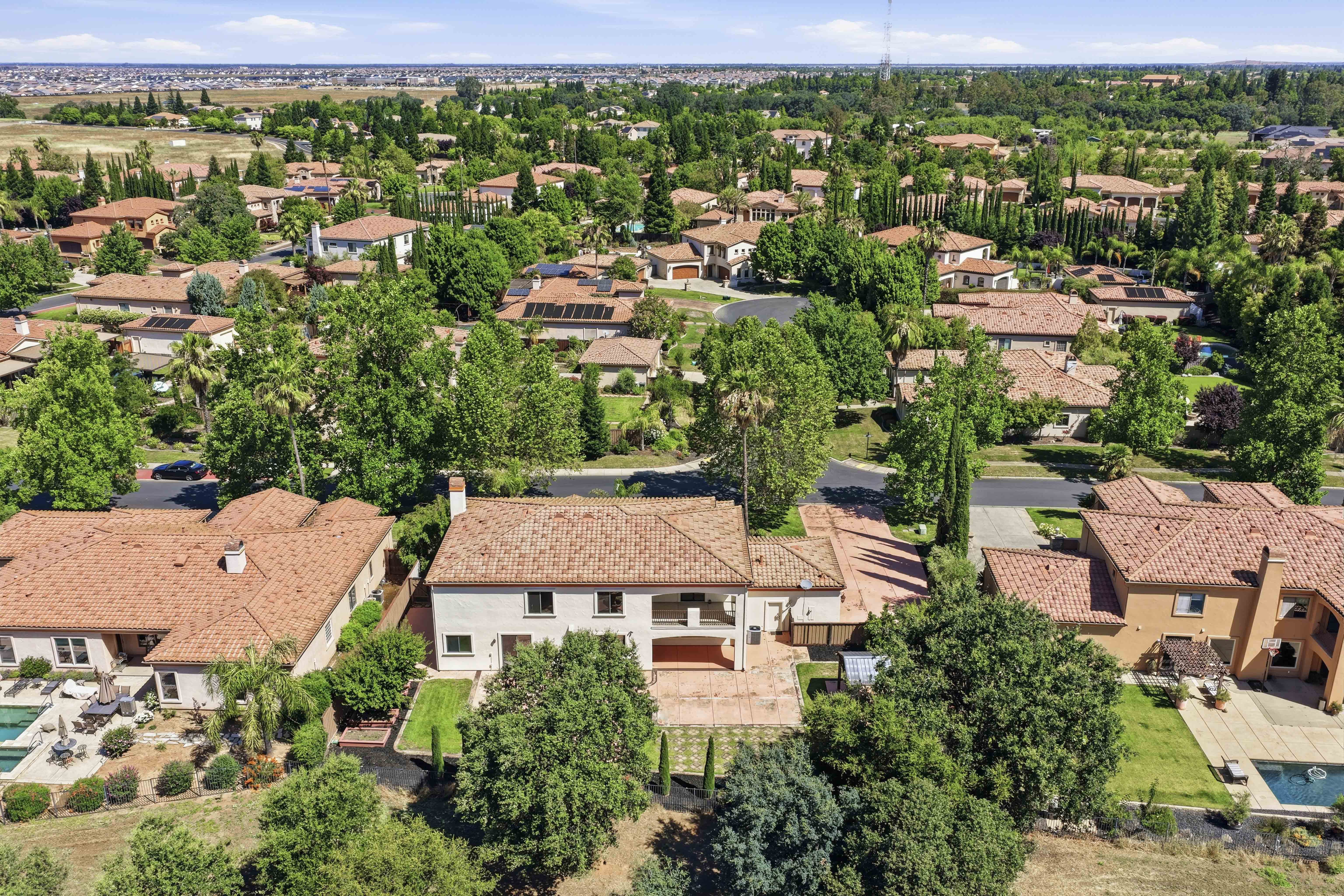  8587 Indianwood Lane, Roseville, CA 95747 - 物件實景