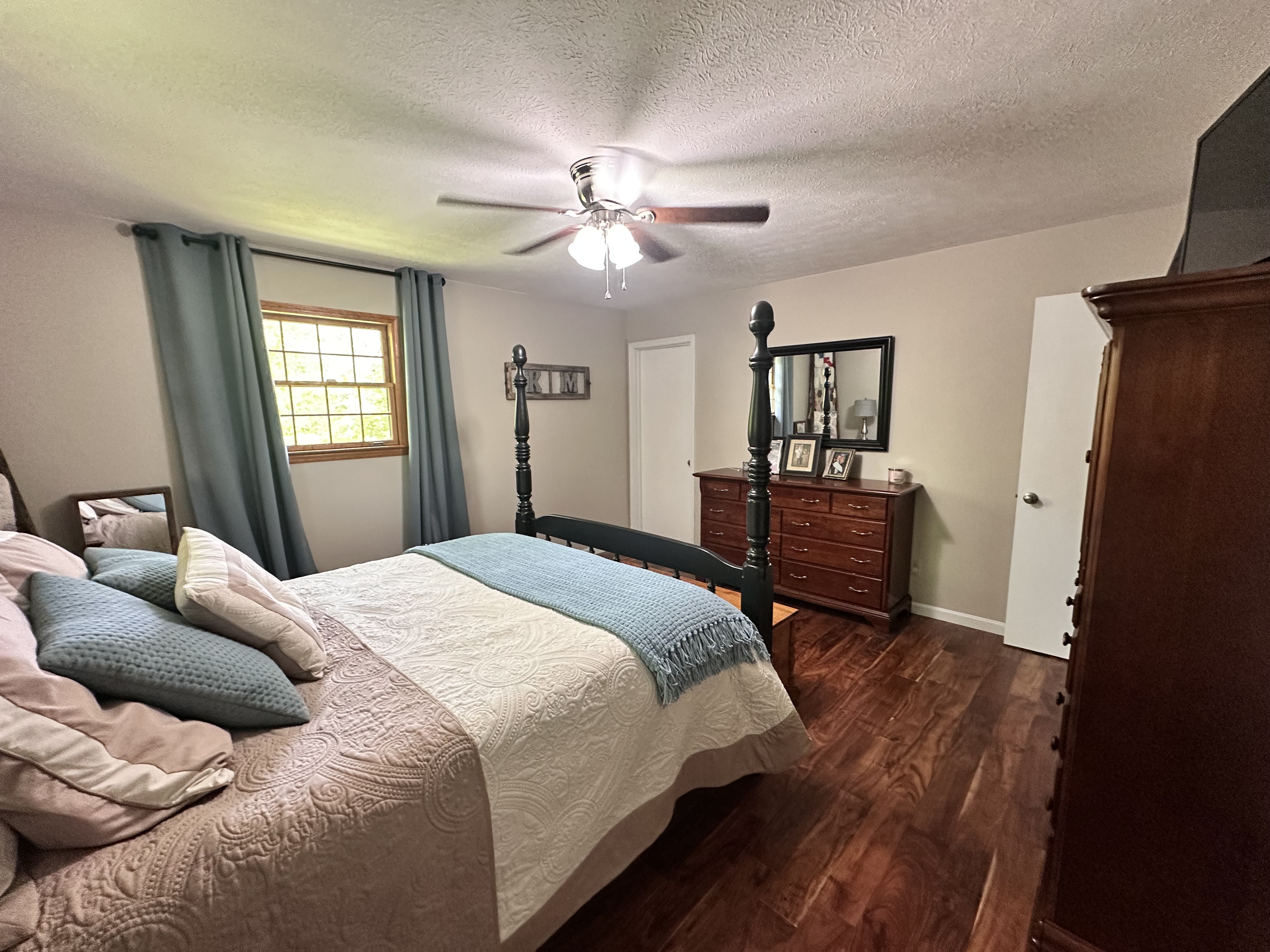 Shepherdsville, Kentucky, 40165, United States, 3 Bedrooms Bedrooms, ,2 BathroomsBathrooms,Residential,For Sale,1944660