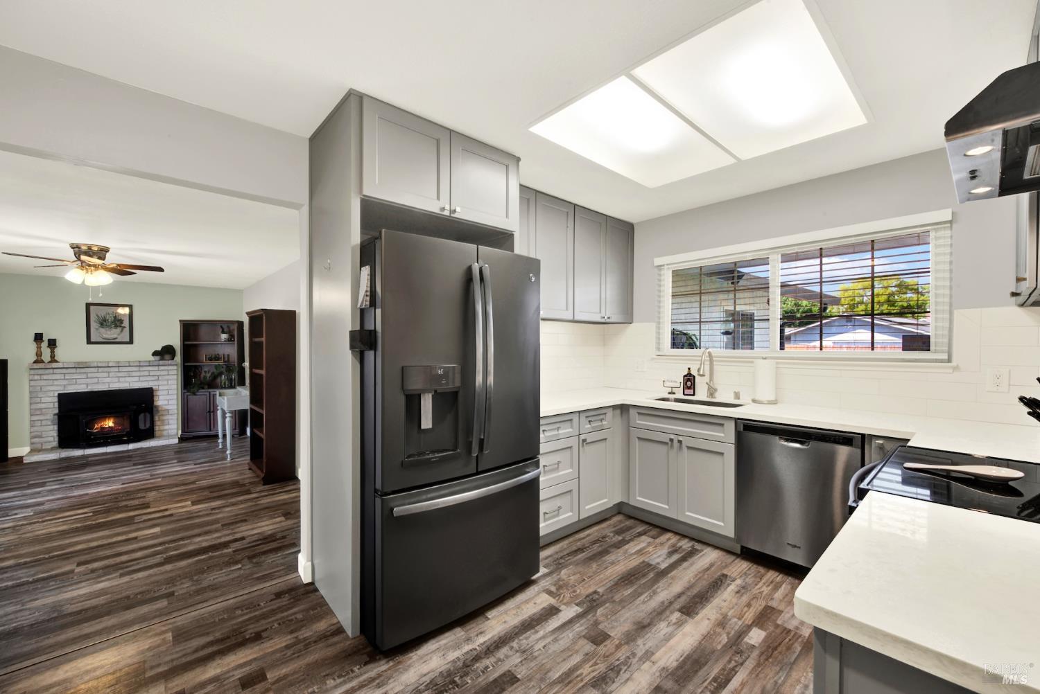 Vacaville, California, 95687, United States, 3 Bedrooms Bedrooms, ,2 BathroomsBathrooms,Residential,For Sale,1940371