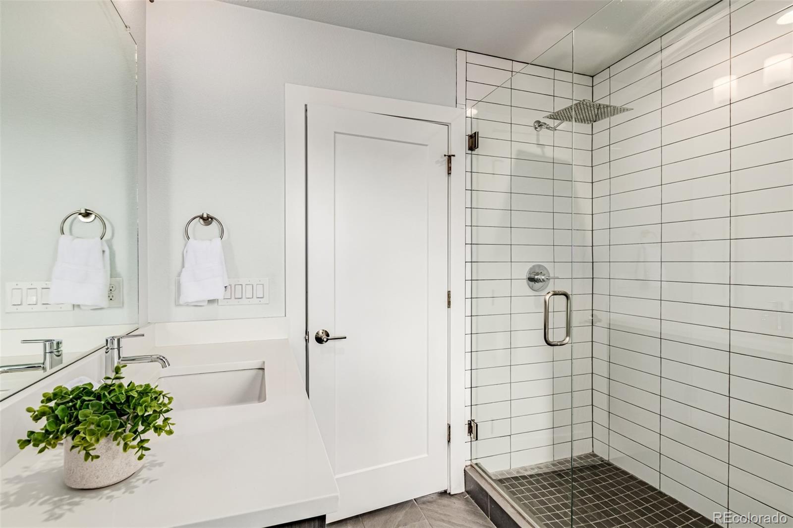 Denver, Colorado, 80204, United States, 3 Bedrooms Bedrooms, ,1 BathroomBathrooms,Residential,For Sale,1990930