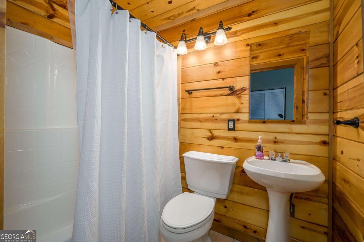 Ellijay, Georgia, 30540, United States, 4 Bedrooms Bedrooms, ,4 BathroomsBathrooms,Residential,For Sale,1859084