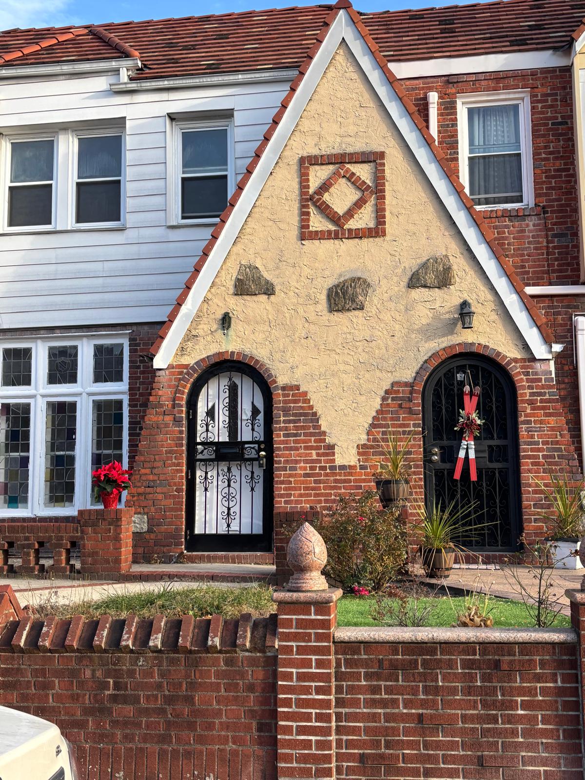 Laurelton, New York, 11413, United States, 8 Bedrooms Bedrooms, ,2 BathroomsBathrooms,Residential,For Sale,2006131