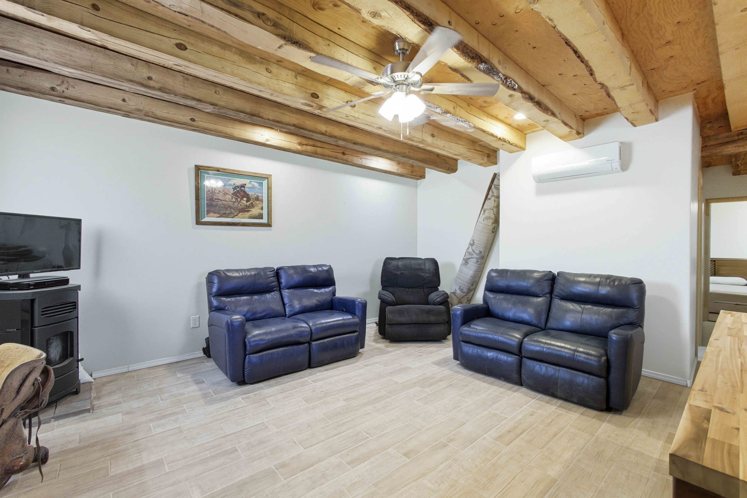 Veguita, New Mexico, 87062, United States, 4 Bedrooms Bedrooms, ,2 BathroomsBathrooms,Residential,For Sale,1974497