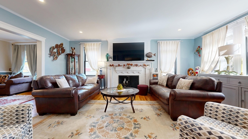 Reading, Massachusetts, 01867, United States, 3 Bedrooms Bedrooms, ,2 BathroomsBathrooms,Residential,For Sale,1976602