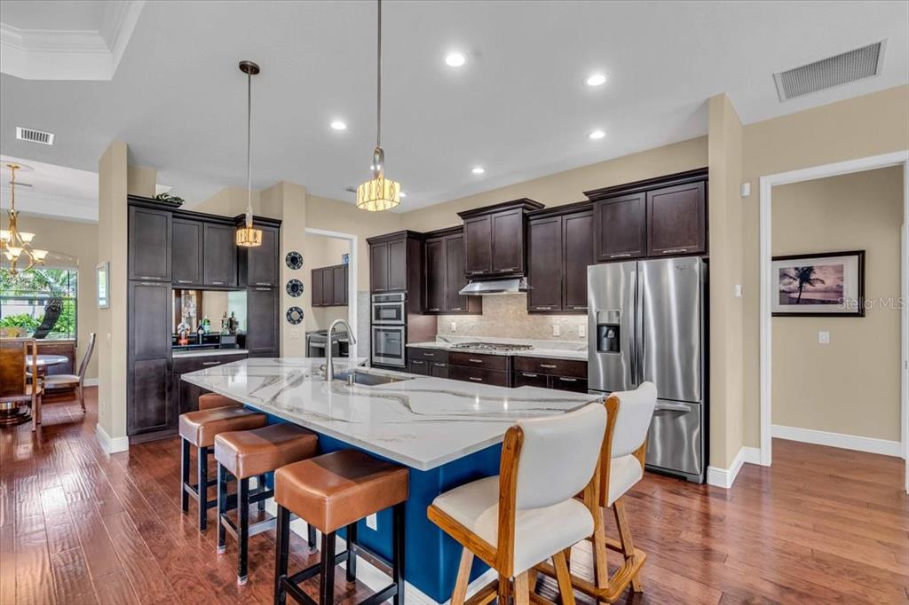Bradenton, Florida, 34212, United States, 3 Bedrooms Bedrooms, ,3 BathroomsBathrooms,Residential,For Sale,1759767