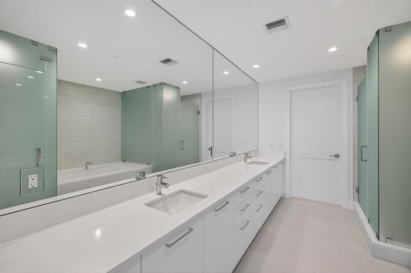 Fort Lauderdale, Florida, 33304, United States, 2 Bedrooms Bedrooms, ,4 BathroomsBathrooms,Residential,For Sale,2002084